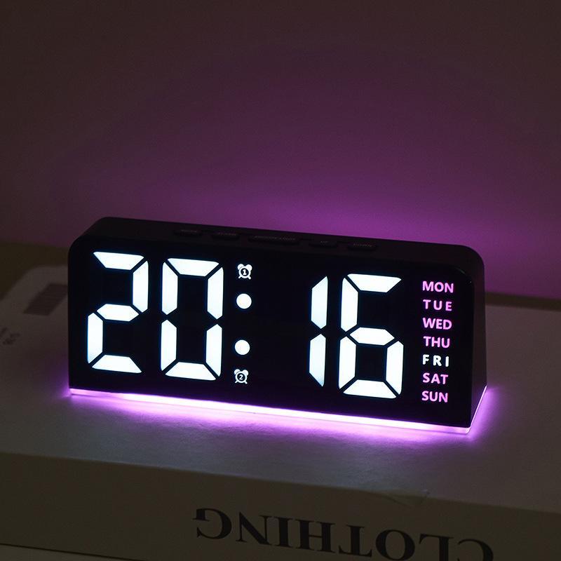 LED Digital Clock, 1 Count Multifunctional Date and Temperature Display Desktop Clock, Digital Alarm Clocks, Decorative for Living Room, Bedroom and Office