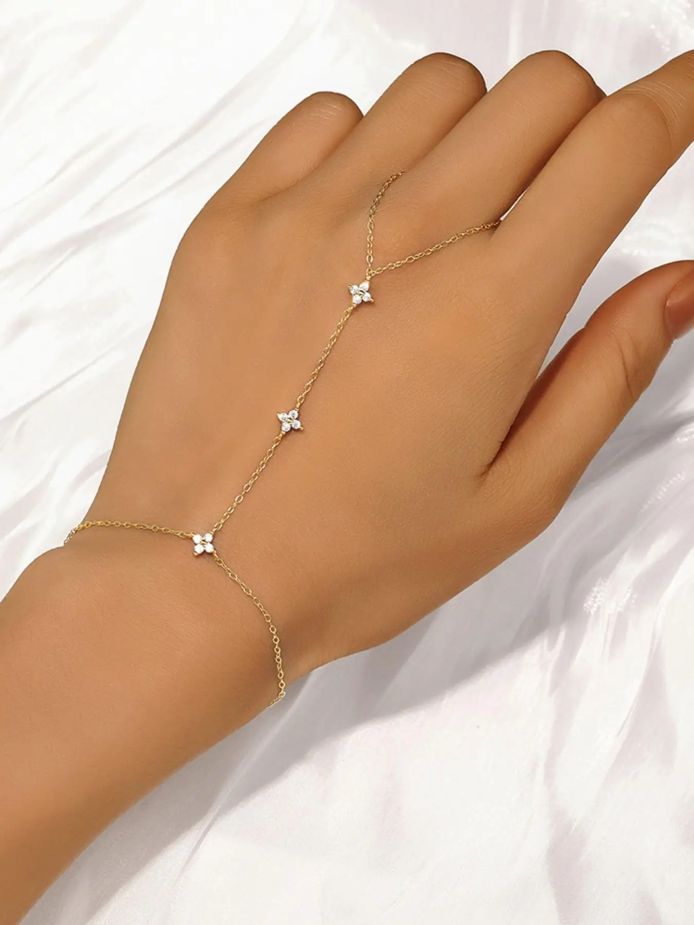Floral Cubic Zirconia Hand Chain for Women, Summer Ring Handchain Bracelet, Fashionable Simple Elegant Bracelet, Lightweight Trendy Hand Chain Bracelet, Daily Party and Wedding Jewelry, Exquisite Trendy Bracelet