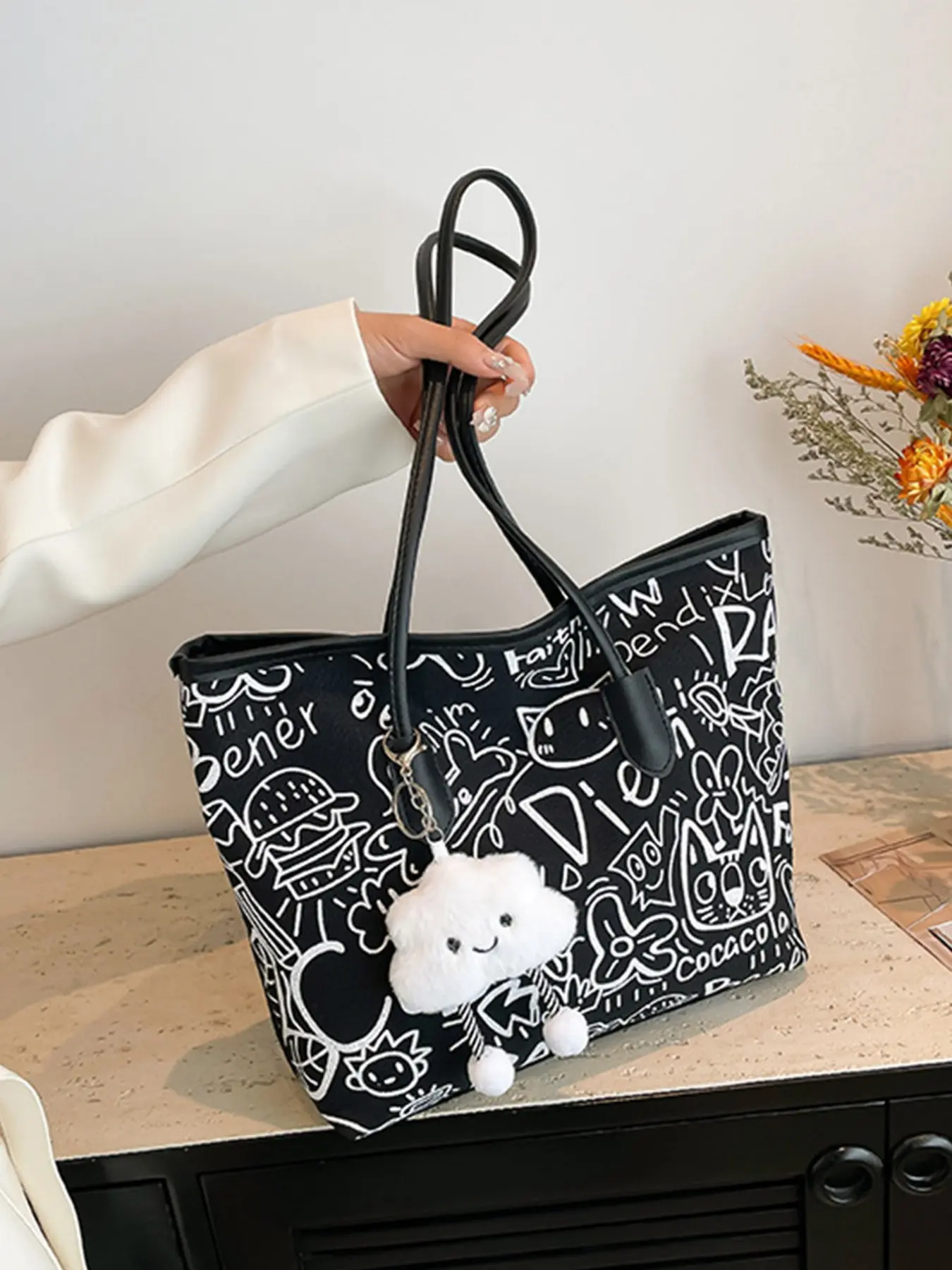 Unique Design Graffiti Handbag for Women, 2026 New Casual Single Shoulder Bag, Large Capacity Underarm Bag with Charm, Trendy Tote Backpack