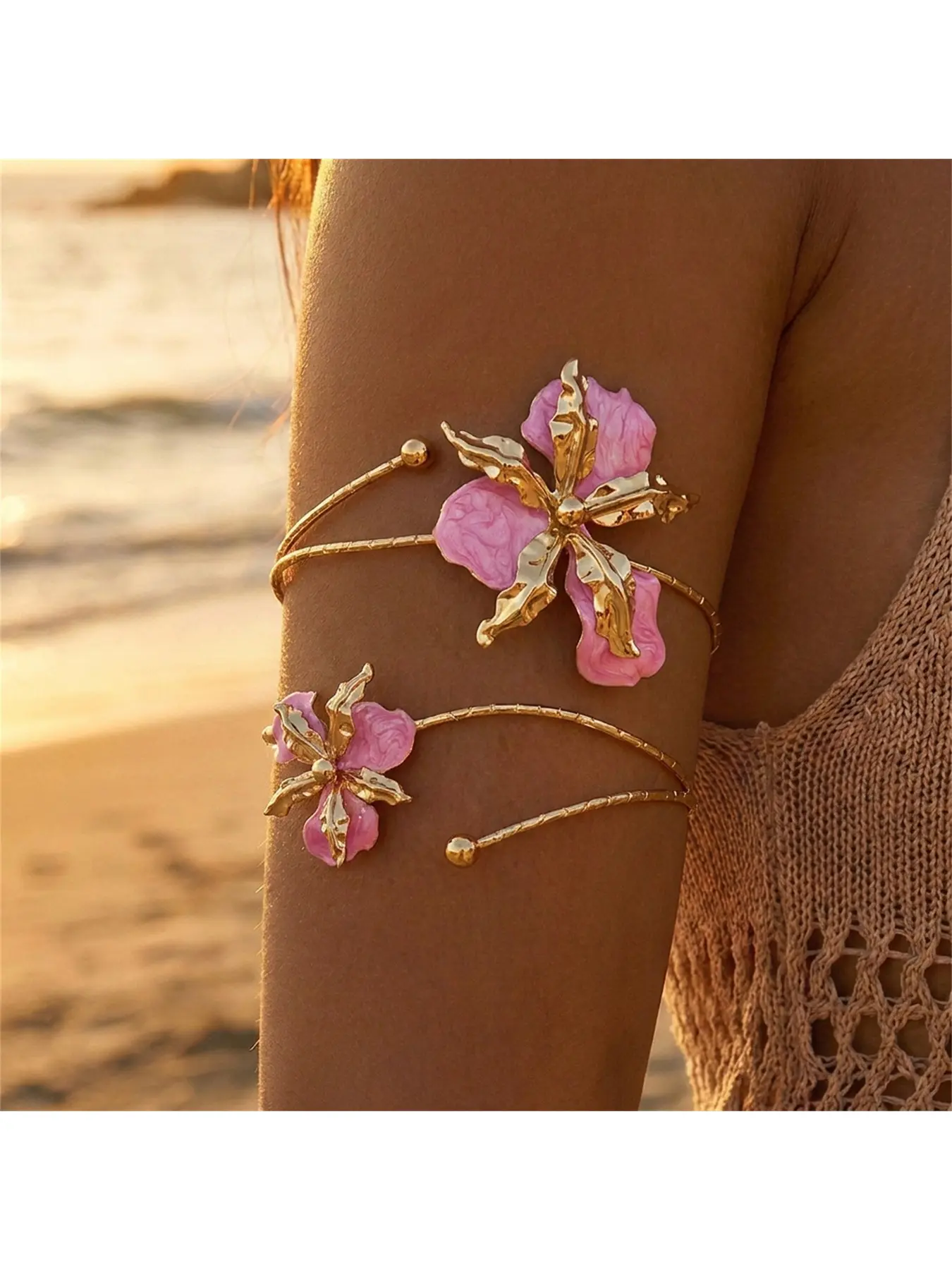 European and American vintage trendy irregular oversized floral arm bracelet, unique and exaggerated petal design, holiday style women's bracelet