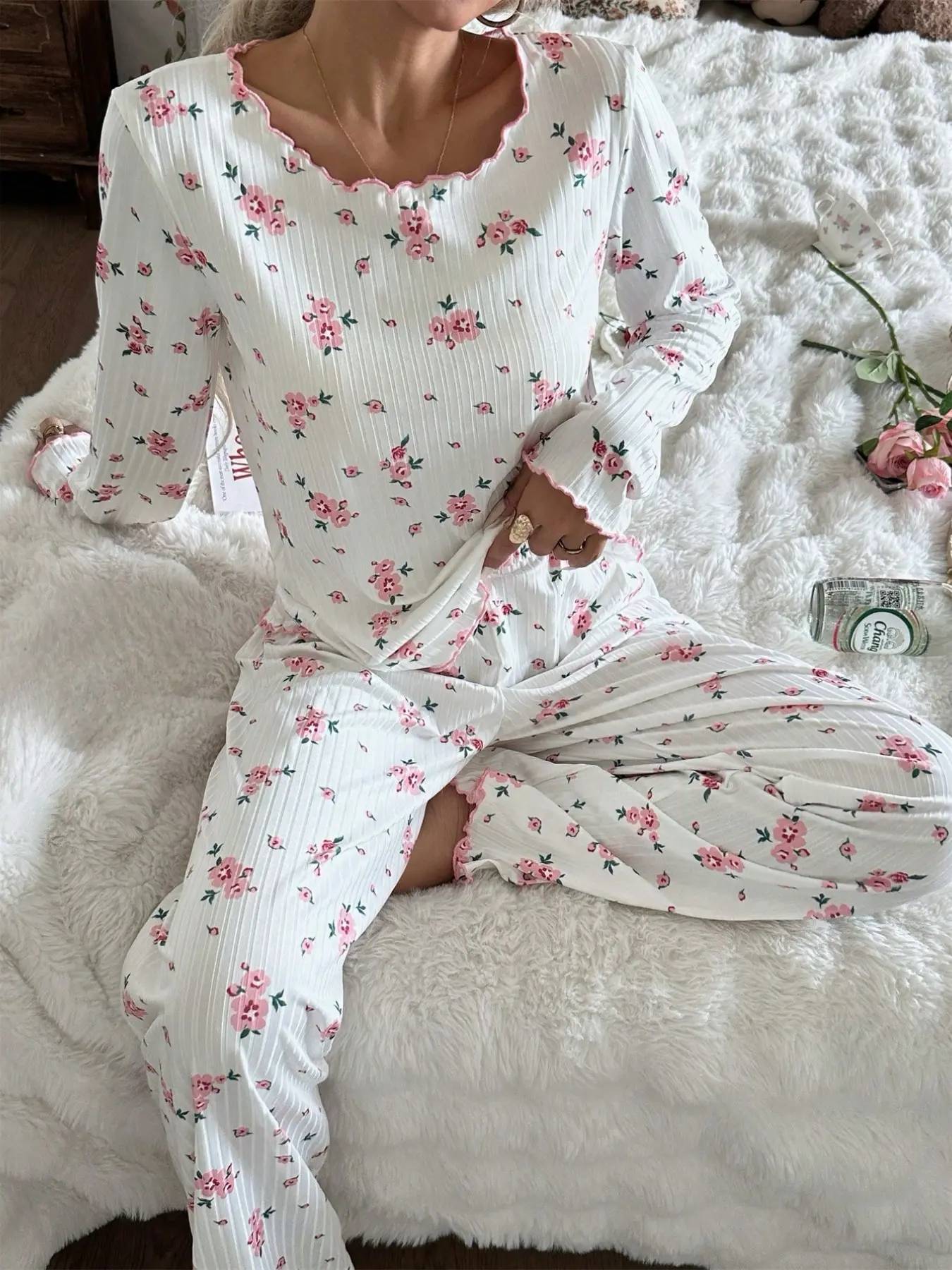 New Ditsy Floral Print Women's Casual Long Sleeve Pajama Set, Soft Breathable Comfort, Trendy Fashion Sleepwear for All Seasons
