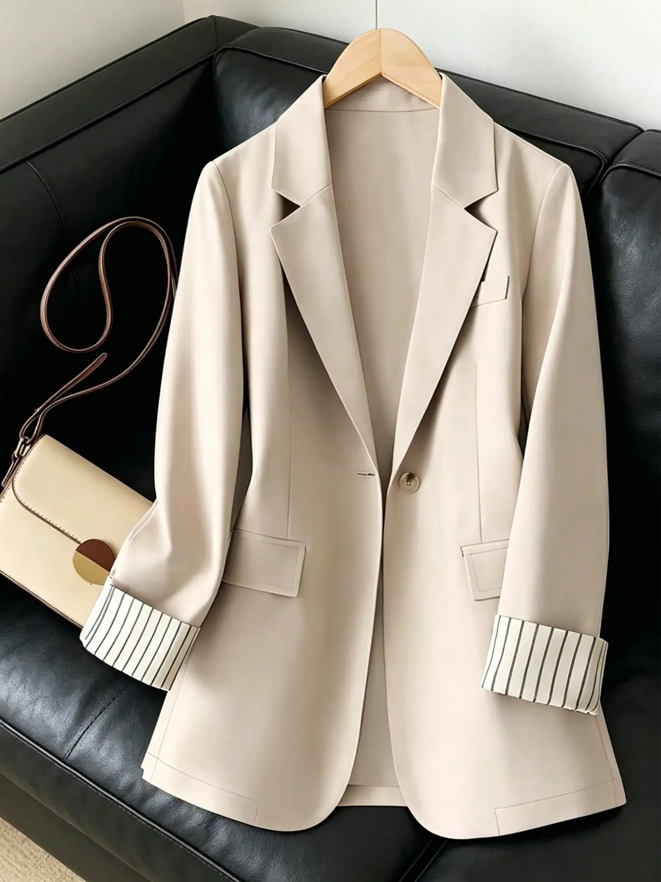 Women's Lightweight Striped Blazer, Long Sleeve Loose-Fitting Single Button Jacket, Spring & Fall Commuter Casual Suit, Plain Surface Rolled Cuffs And Lapel Suit Jacket, Simple Single-Button Temperament And Versatile Top, Women'S Spring And Autumn Casual