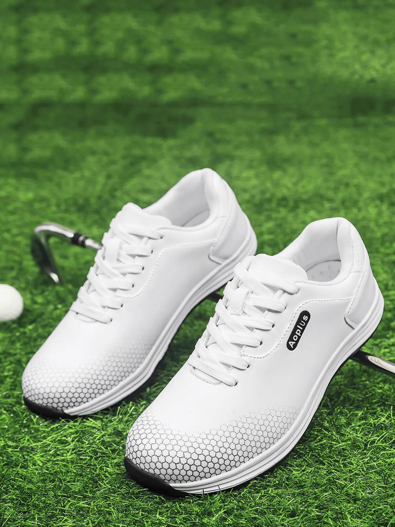 Men's Golf Shoes Waterproof Low Top Lace-Up, Breathable Gradient Honeycomb Pattern, Anti-Slip Rubber Sole, Comfortable All-Season Footwear