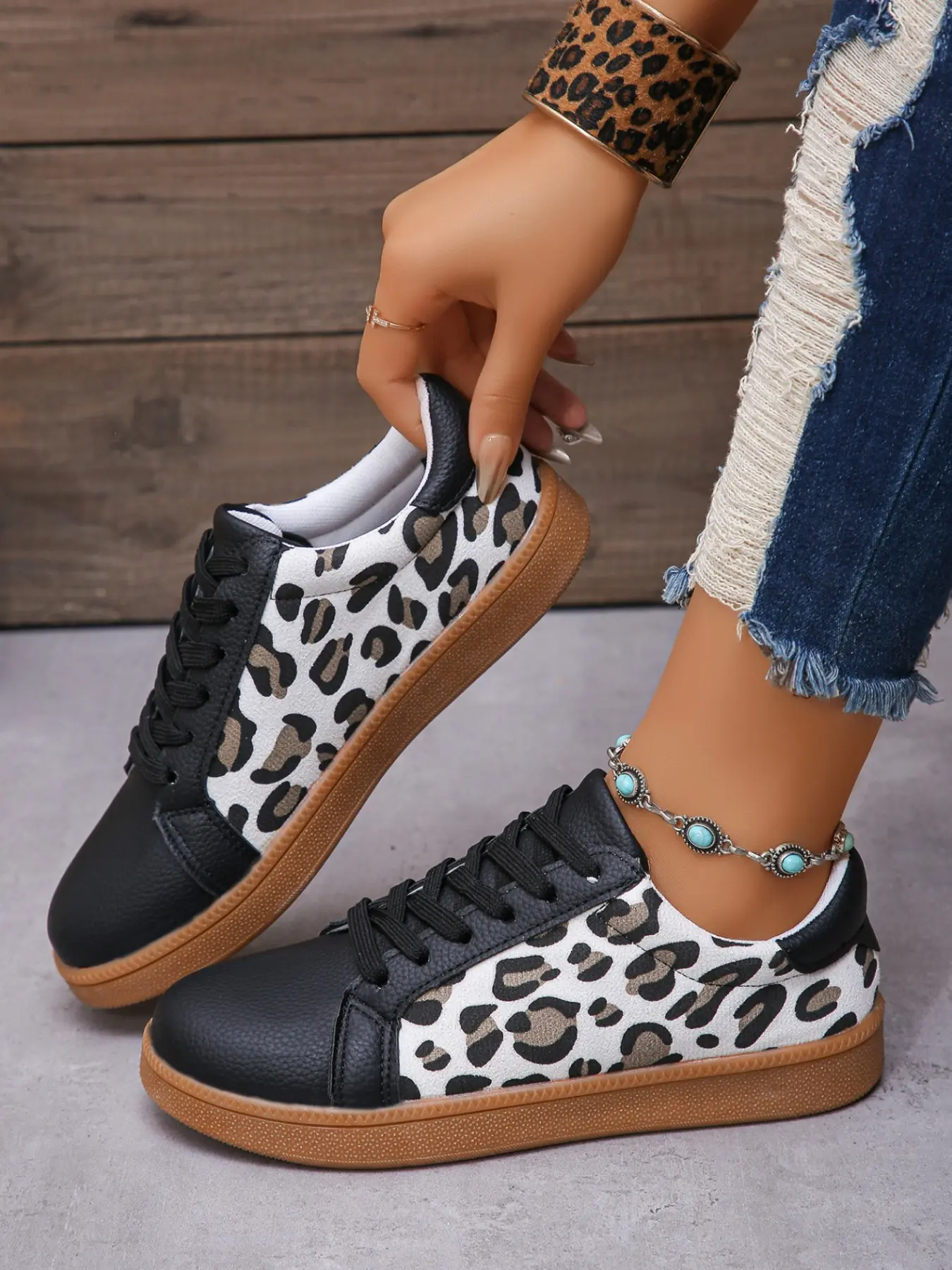 Women's Leopard Print Casual Shoes, Retro Rubber Sole Lace-Up Sneakers, Trendy Low Top Athletic Trainers, All-Season Comfortable Footwear