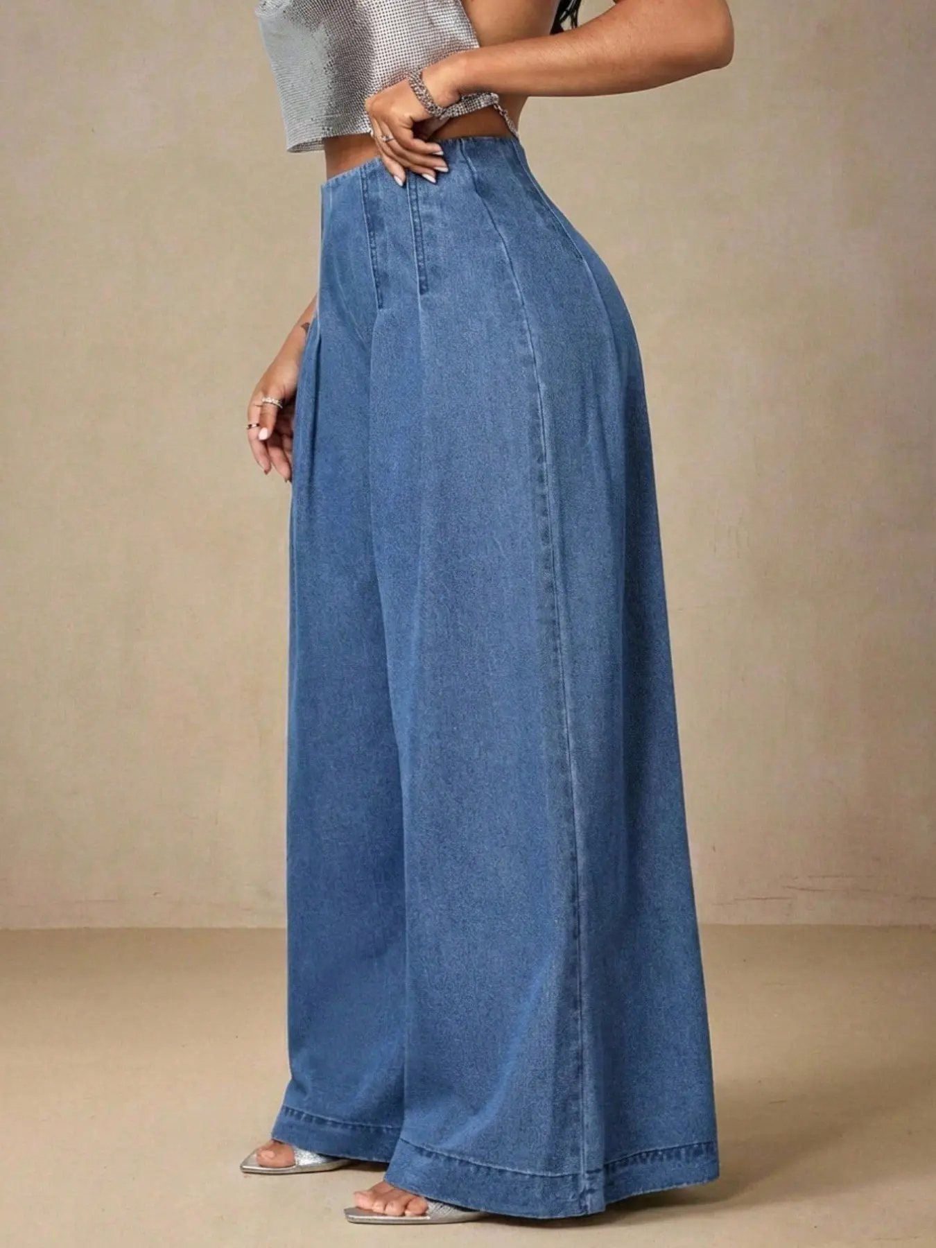 High Waist Pleated Wide Leg Jeans, Light Blue Flowy Loose Fit Oversized Design, Slimming Commuter Versatile Chic Jeans, Long Jeans for Daily Wear