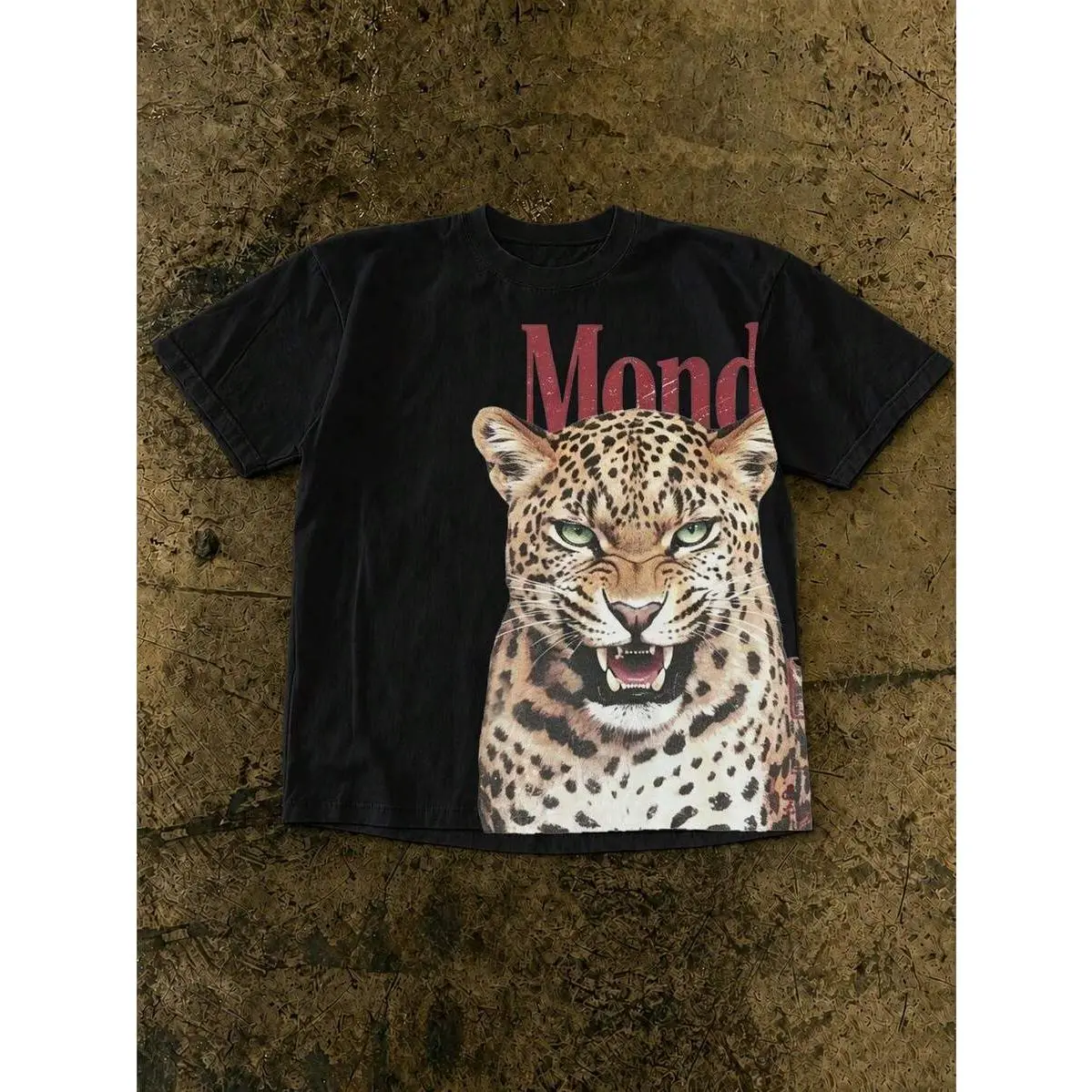 Oversized Graphic T-Shirt, Unisex Streetwear Tee with Vintage Roaring Leopard Print, Classic 100% Cotton Casual Shortsleeve Top