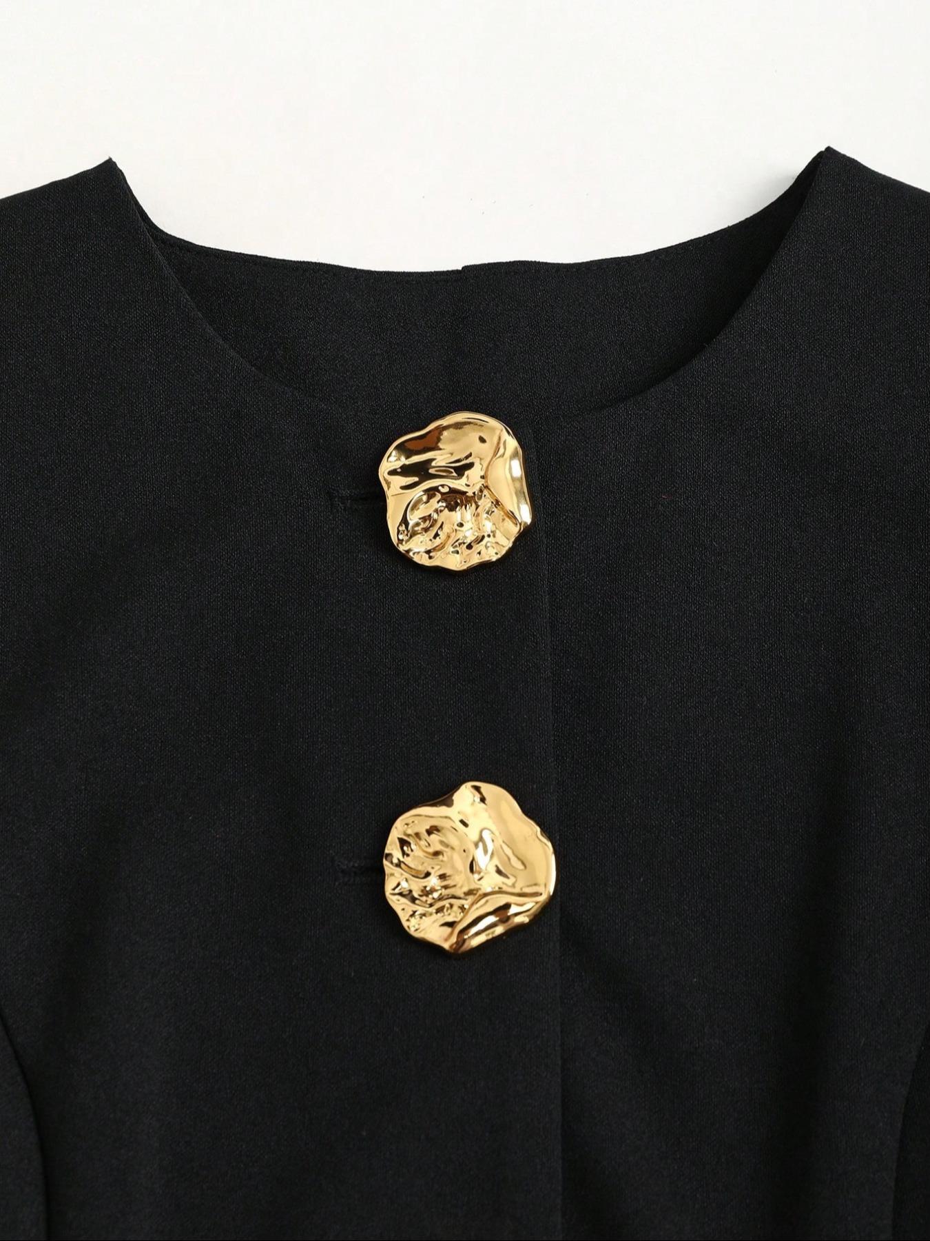 Women's Basic French Metal Button Sleeveless Thin Blazer, Casual Daily Wear Jacket, Lightweight Outerwear for Spring & Fall, Garment