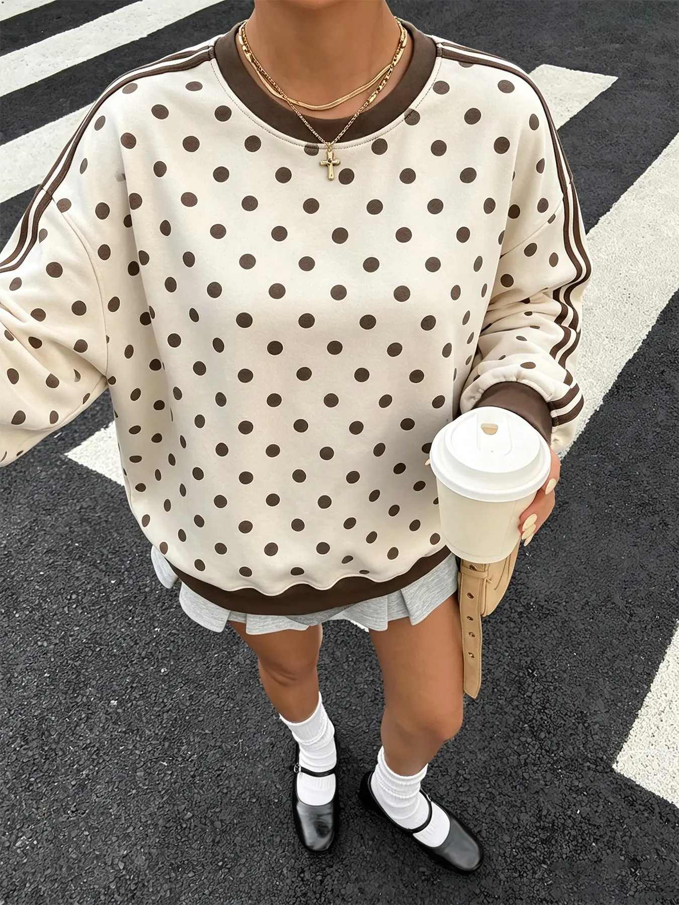 2026 Viral TikTok Women Brown Polka Dot Crewneck Sweatshirt, Contrast Brown Trim 2 Striped Long Sleeve Pullover Top, Y2K Retro Vintage Aesthetic Streetwear Basic Top, Lightweight Breathable Daily Wear Sweatshirt,Trendy Preppy Neutral Tone Outfit,