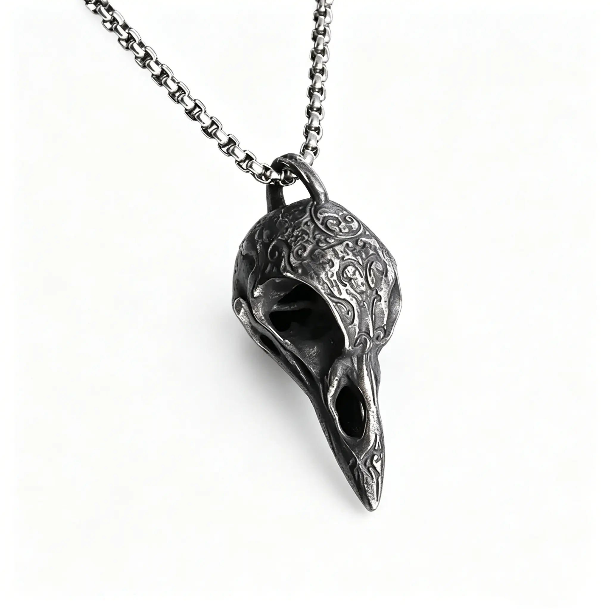 Retro Nordic Crow Skull Pendant Necklace - Sturdy Durable Alloy Chain, Emo Alternative Unisex Gothic Animal Charm, Bold Silhouette Adjustable Lucky Amulet, Thoughtful Stylish Gift For Male