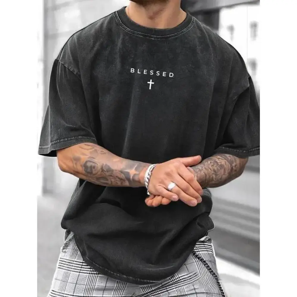 Men's Graphic T-Shirt with Cross & Letter Print, Slim Fit Round Neck Streetwear Style, Short Sleeve for All Seasons Casual Wear, Men's T Shirts, Chinese New Year, Valentines Day, Casual Fitted Streetwear, Graphic T Shirts