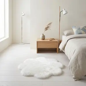 1pc Pure White Plum Blossom Faux Fur Bedside Rug, 80% Acrylic 20% Polyester Soft Cozy Mat for Bedroom Living Room Study Sofa Side, Petal Shape Easy Care, Romantic Home Decor Gift