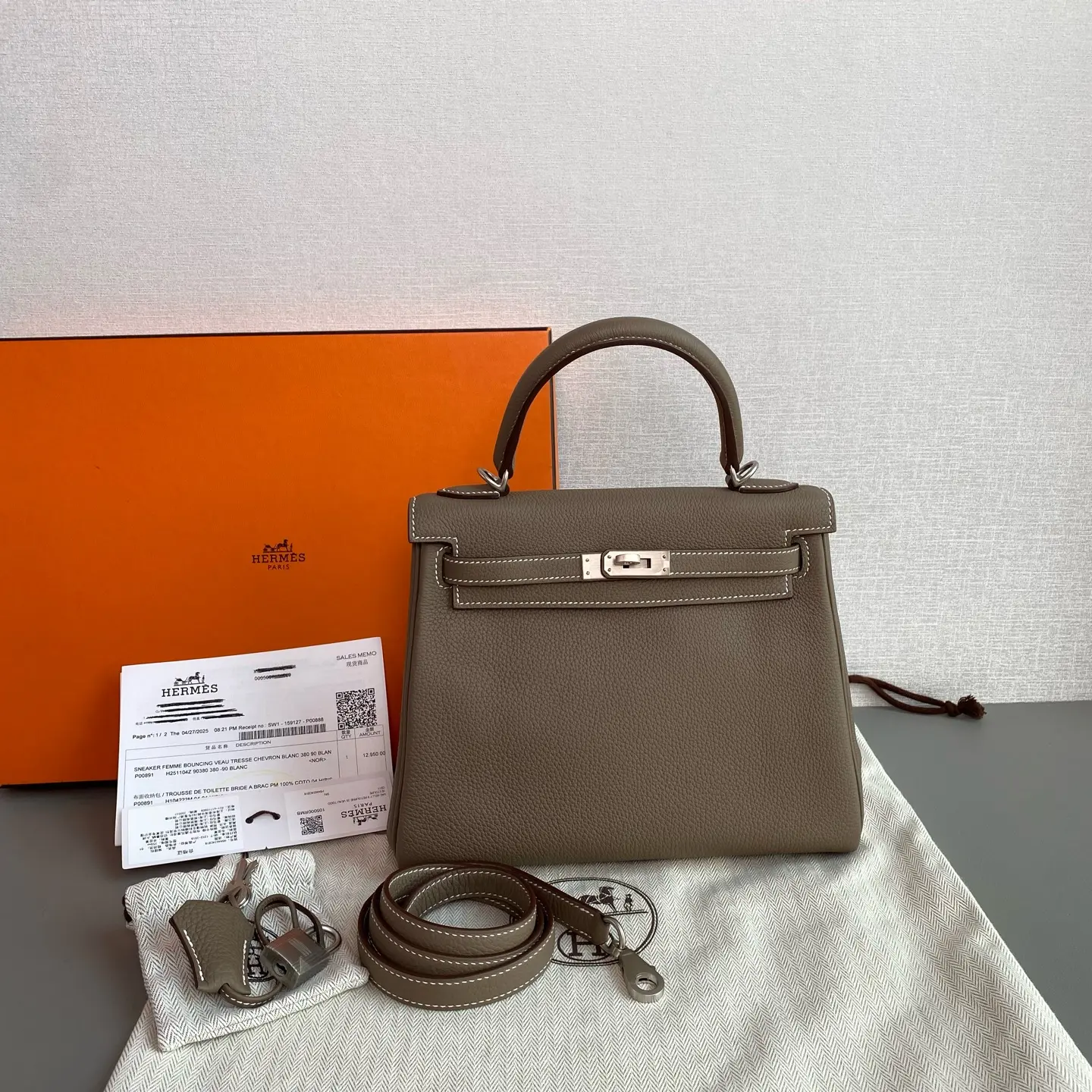 Pre-owned Hermes Kelly25 Etoupe Brushed Silver Hardware togo Excellent Condition K Luxury Bag P06E16020