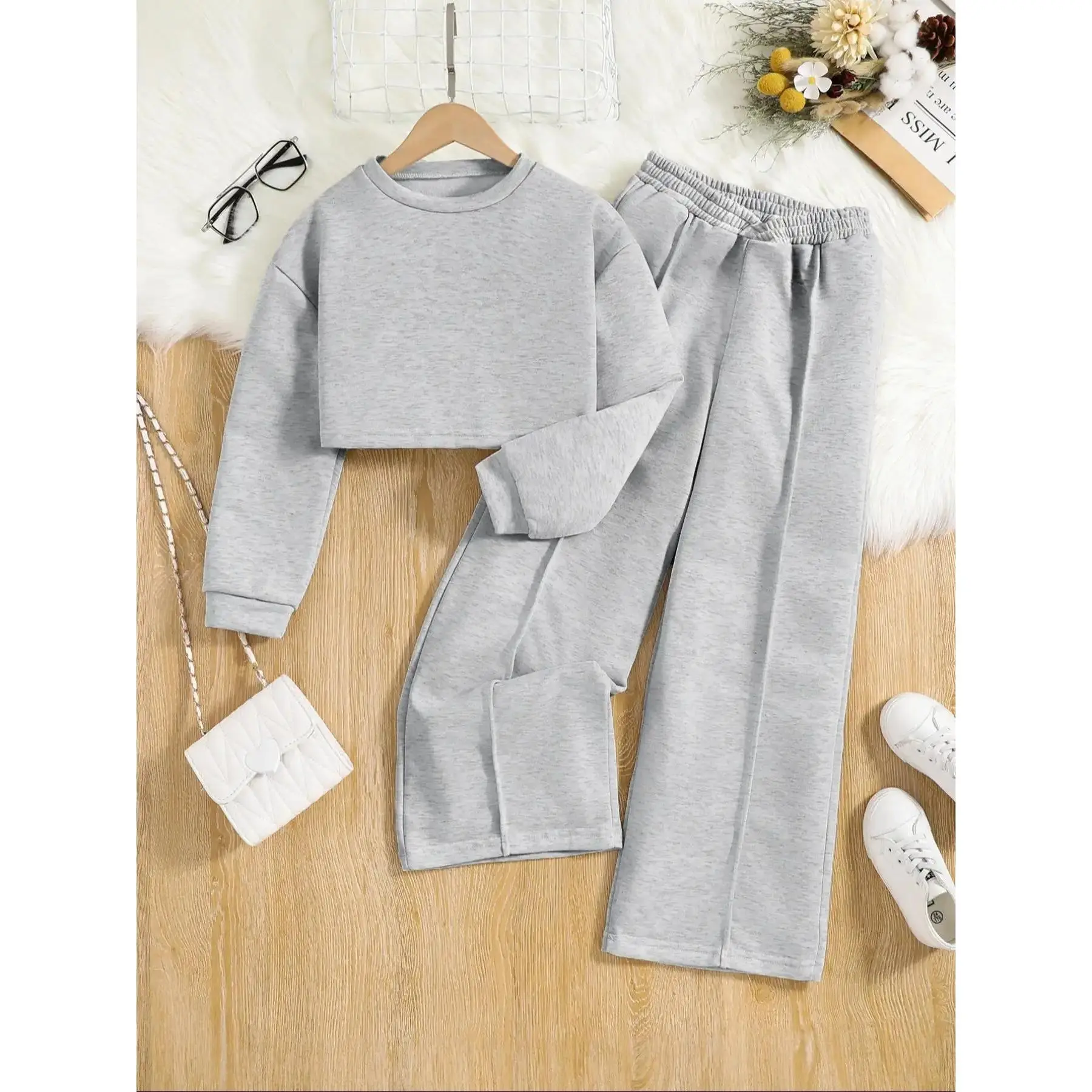 Two-piece Set  Girl's Solid Crop Top & Wide  Leg Pants Sweatsuit Set, Casual Round Neck Long Sleeve Top & Bell Bottom Trousers Set for Spring & Fall, Kids Clothes for Daily Wear-DY