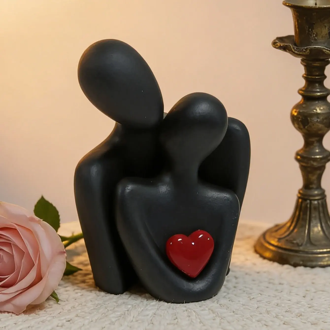 Hugging Couple Figurine Vase, Minimalist Tabletop Centerpiece, Abstract Human Sculpture, Heart Decor, Wedding & Valentine Gift, Desktop Ornaments, Home Decor Ornaments
