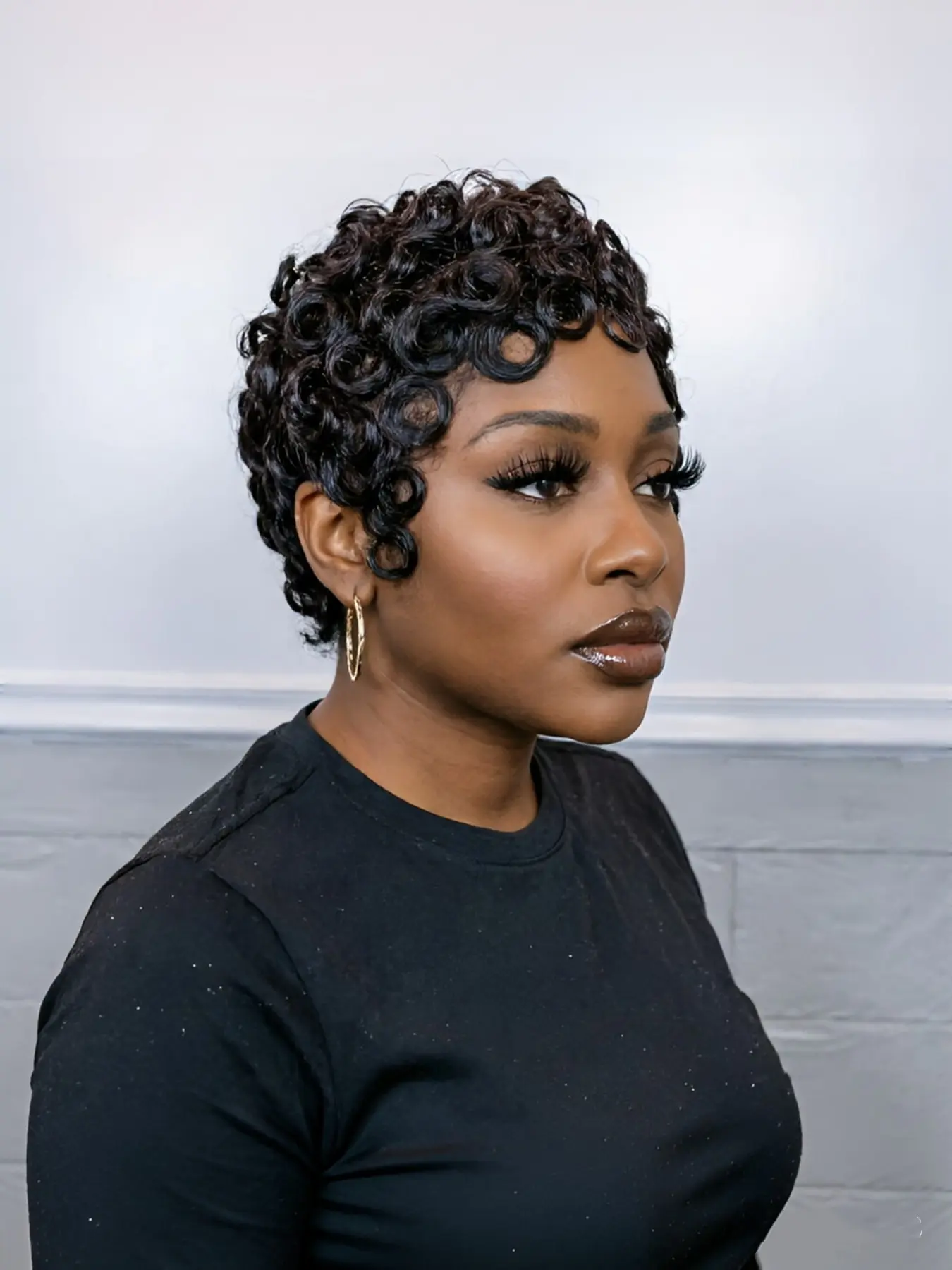 Pixie Cut Human Hair  Wig  Short Curly Wavy Wig with Bangs Natural Black Color, Rose Net Cap for Women, Elegant Style for Daily Use, Short Hair Wig, Stylish Hairpiece