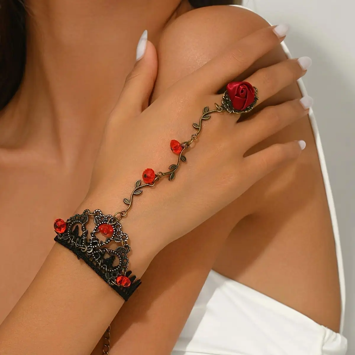 Women's Vintage Gothic Hand Chain Bracelet, Black Lace Slave Bracelet with Red Rose & Rhinestone Ring, Victorian Punk Finger Jewelry for Halloween, Renaissance Faire, Cosplay, Party & Daily Wear