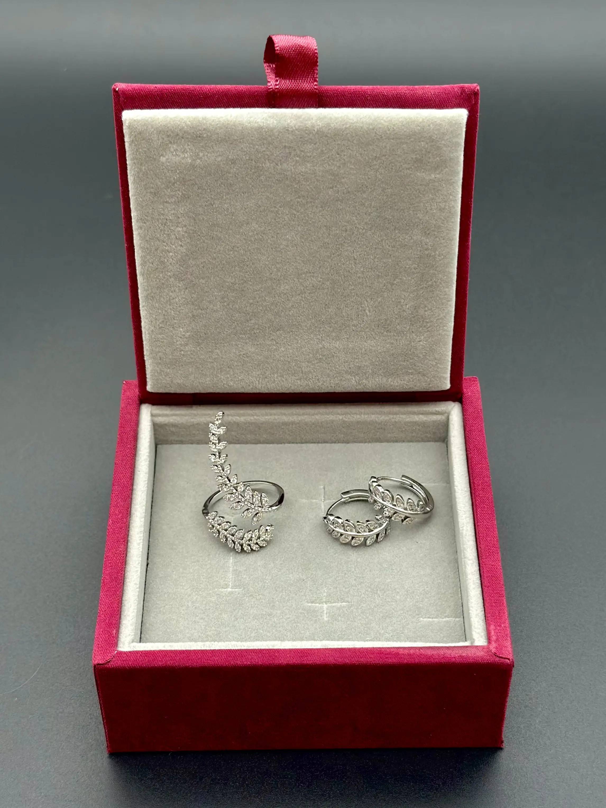 3 Piece Creative Leaf Jewelry Set, Adjustable Ring and Earrings, Elegant Gift Box Included, Perfect for Birthdays and Anniversaries