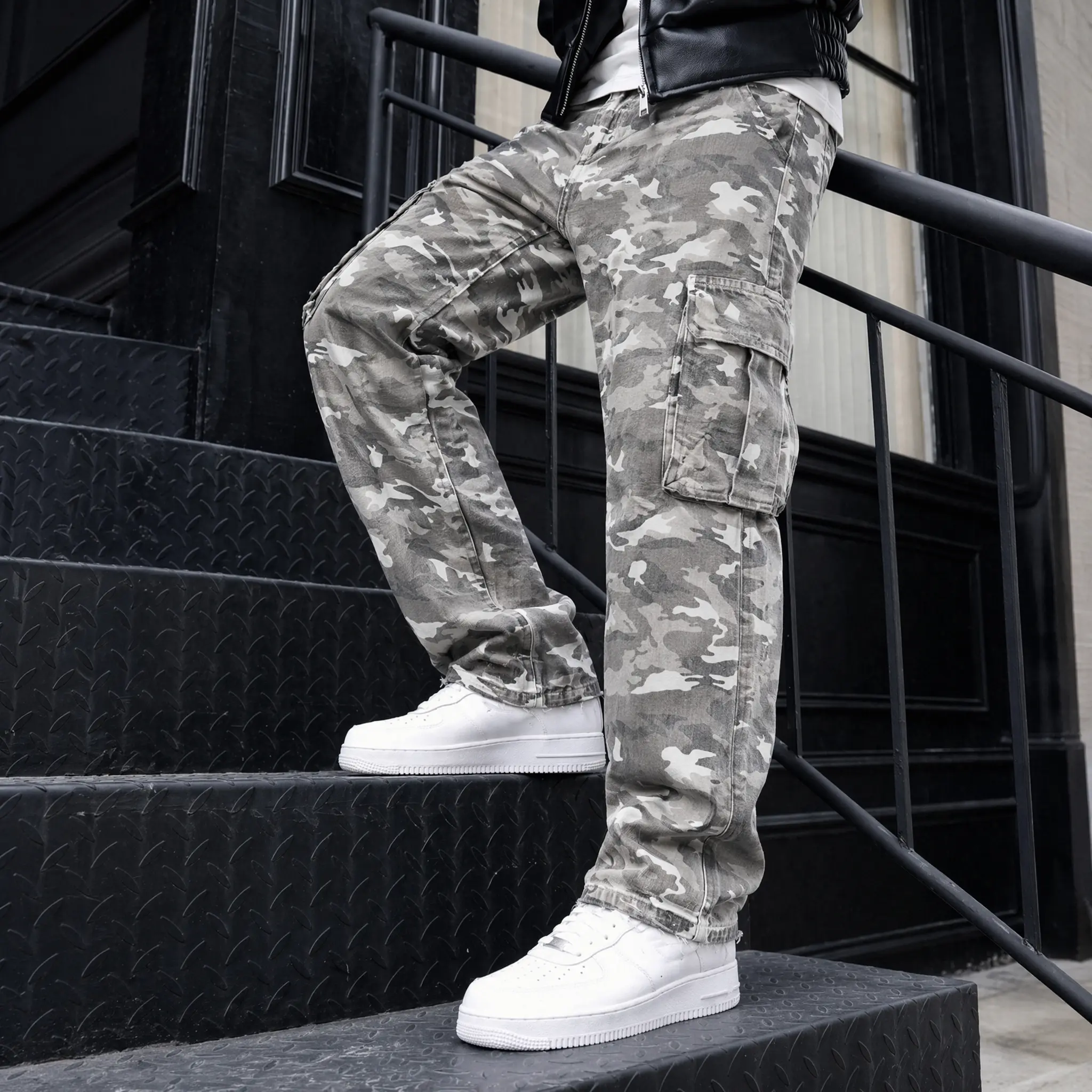 Y2K Grey Camo Cargo Jeans for Men Women Baggy Wide Leg Denim Pants Vintage Washed Military Camouflage Multi Pocket Streetwear Hip Hop Utility Jeans Distressed Casual Fashion Unisex Urban Outfit