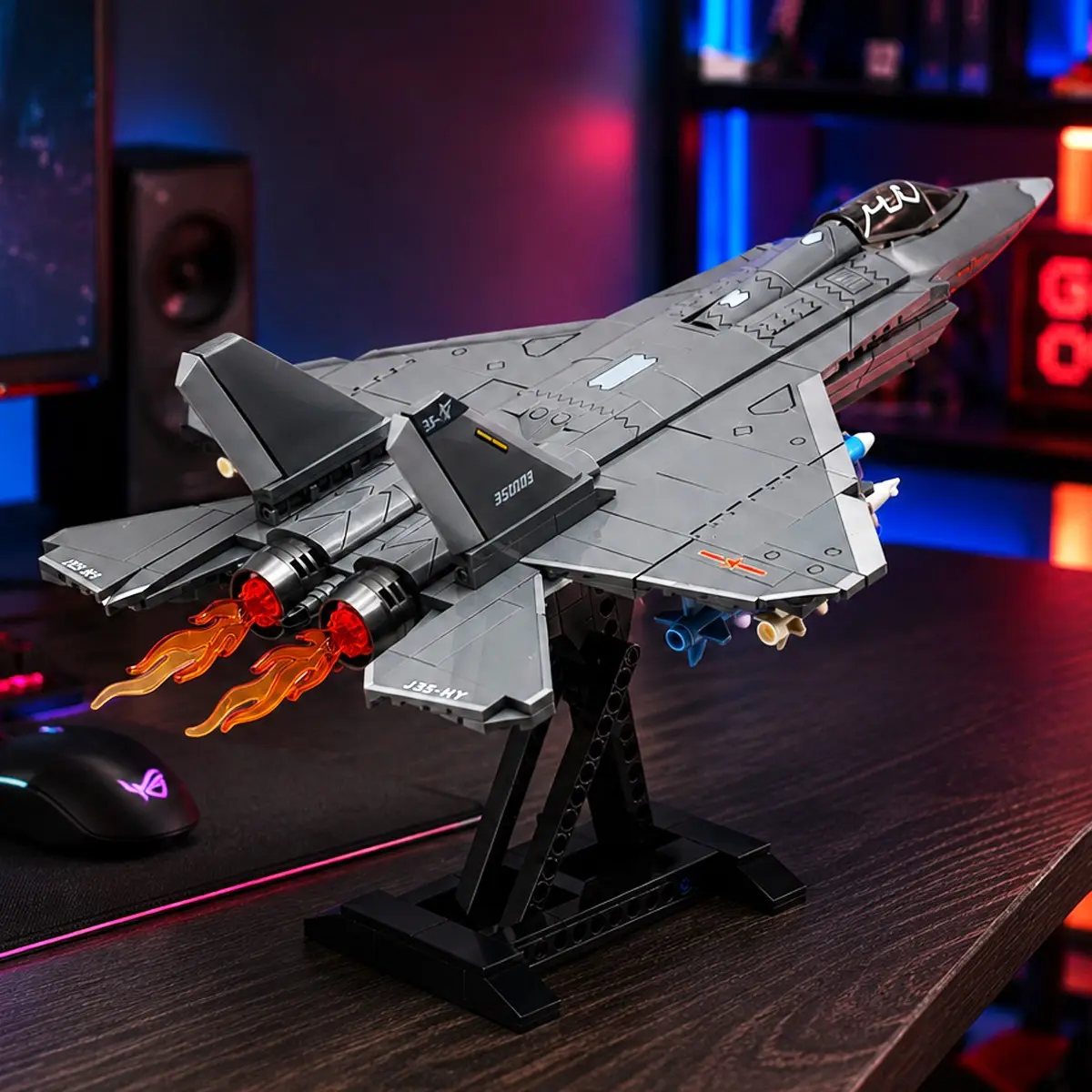 J-35 Carrier-Based Fighter Jet Building Blocks Military Stealth Aircraft Set with Display Stand Foldable Wings Adjustable Stabilizers Retractable Landing Gear Openable Weapon Bay 8 Missiles Construction Toy Gift for Boys Adults Aircraft Building Set
