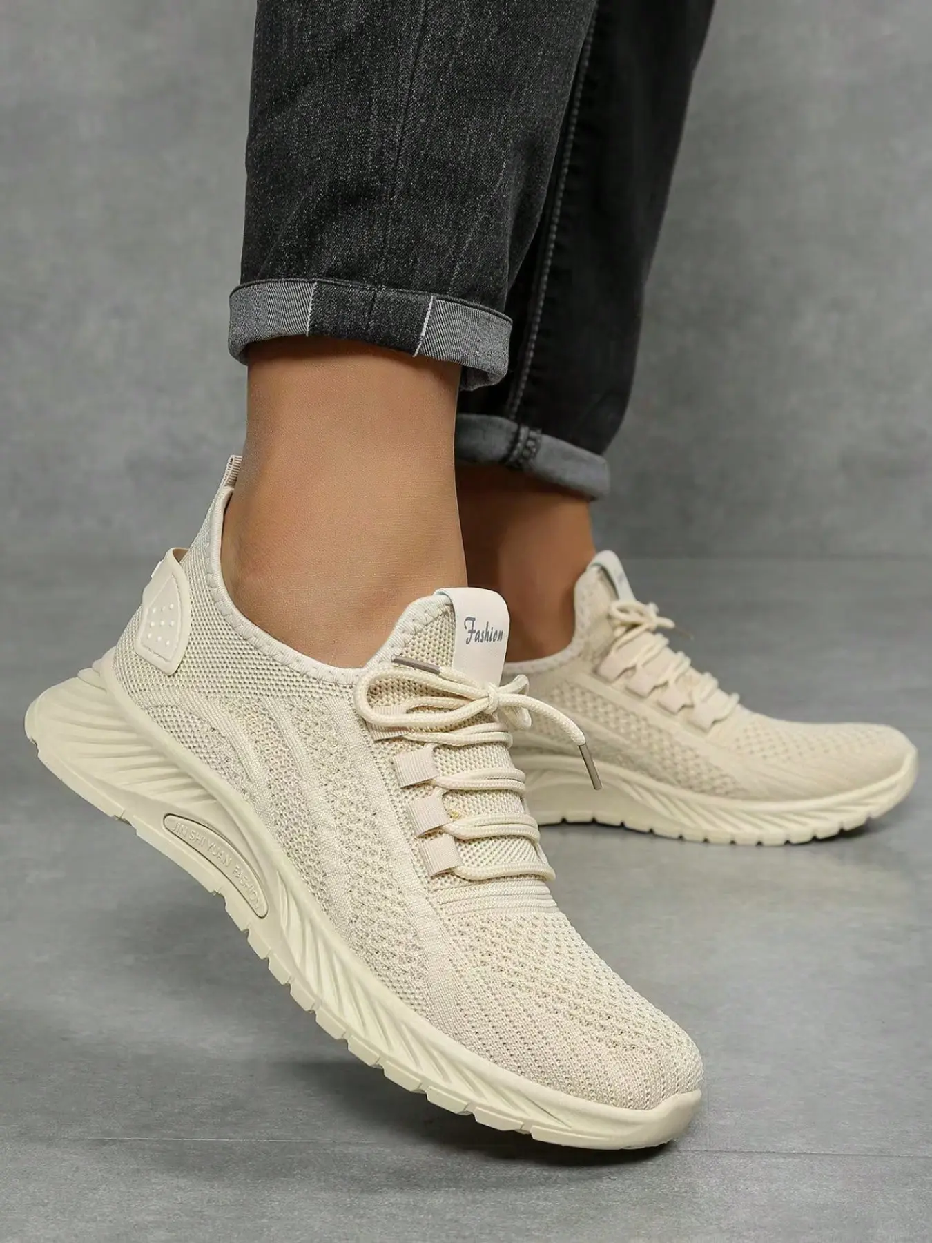 Women's Hollow Fly Knit Lace-Up Low Top Platform Walking Workout Sneakers, Running Sports Footwear, Ultra Breathable Lightweight Shock Absorbing Non-Slip Thick Sole Casual Athletic Knitted Running Shoes for Daily Jogging, Shopping & Outdoor Activities