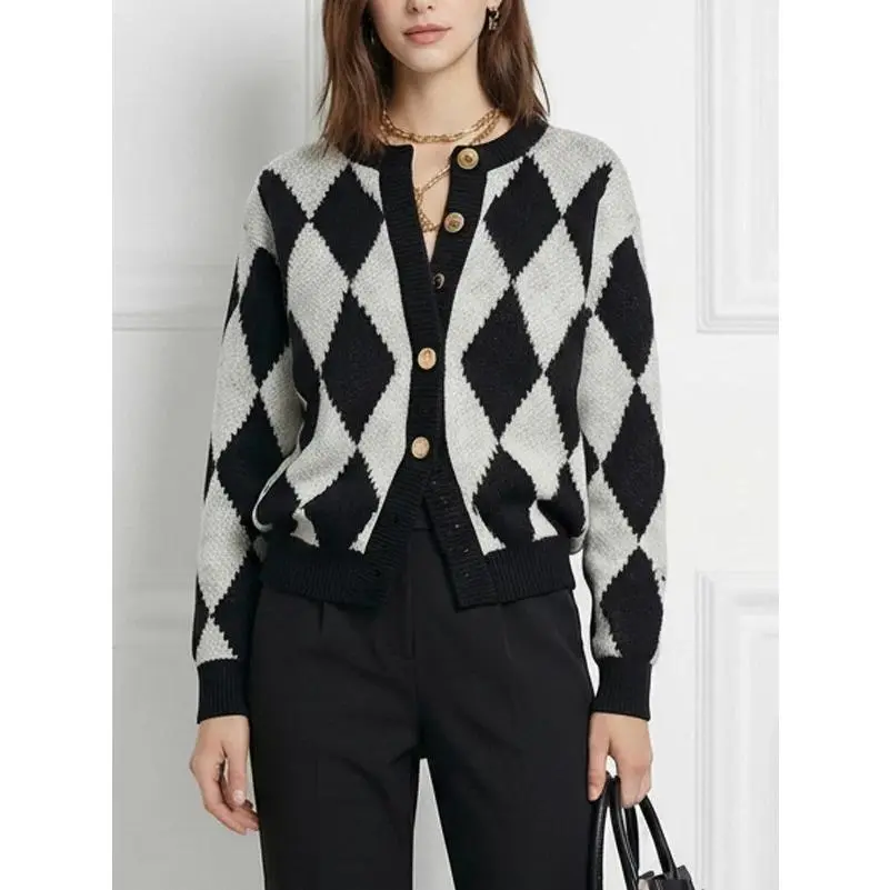 Women Round‑neck Diamond Plaid Button‑up Long‑sleeve Cardigan, Loose‑fit Rhombus Pattern Cropped Outer Top, Classic Black‑white Check Knit Jacket, Vintage Casual Daily‑match Sweater Coat, Trendy Street‑style Outerwear For Spring‑autumn Commute And Leisure