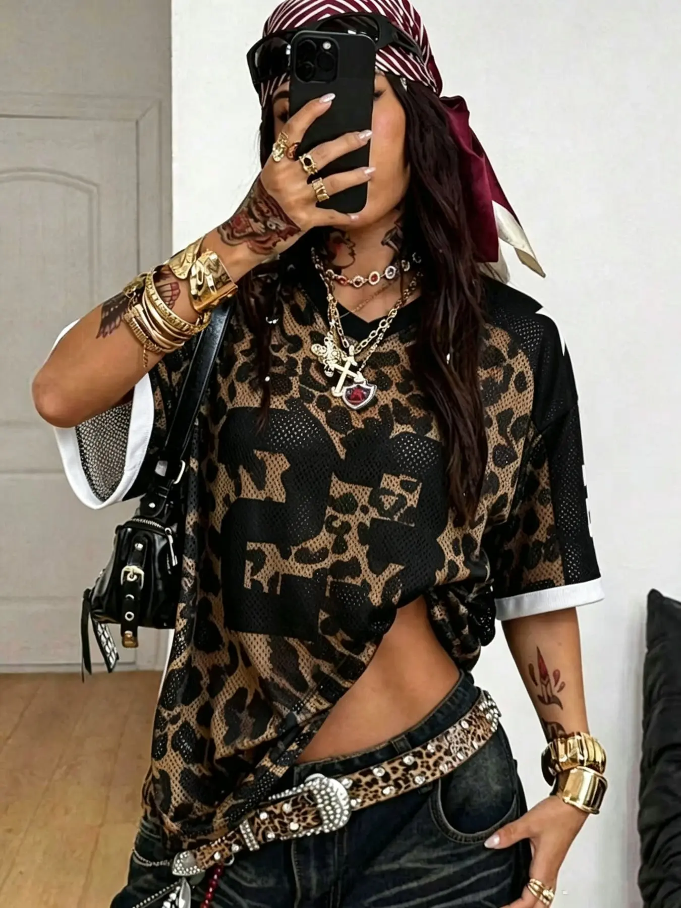 Women's Y2K Summer V-Neck Mesh Lightweight Short Sleeve T-Shirt, Sporty Casual Streetwear Leopard Print Loose Fit Baggy Top, Fashionable Trendy Tee for All Seasons