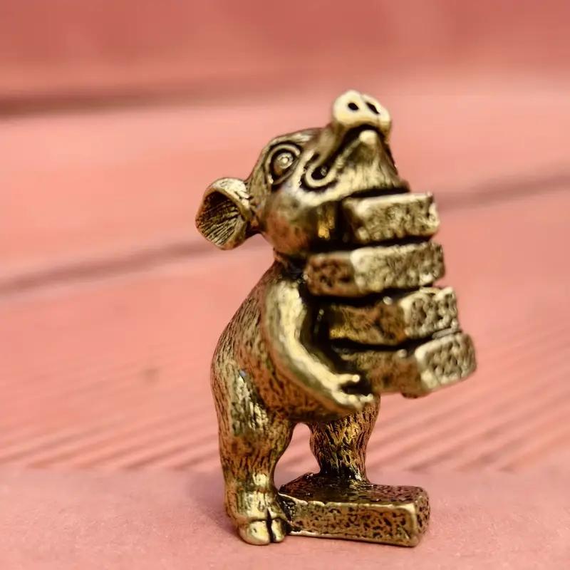 Brass Pig Figurine Ornament – Handmade Solid Brass Craft Decor, Exquisite Polished Finish, Sturdy & Long-Lasting, Ideal for Office, Study Room & Home Desktop Decoration, Unique Collectible Lucky Pig Gift for Birthdays, Holidays & Business Occasions