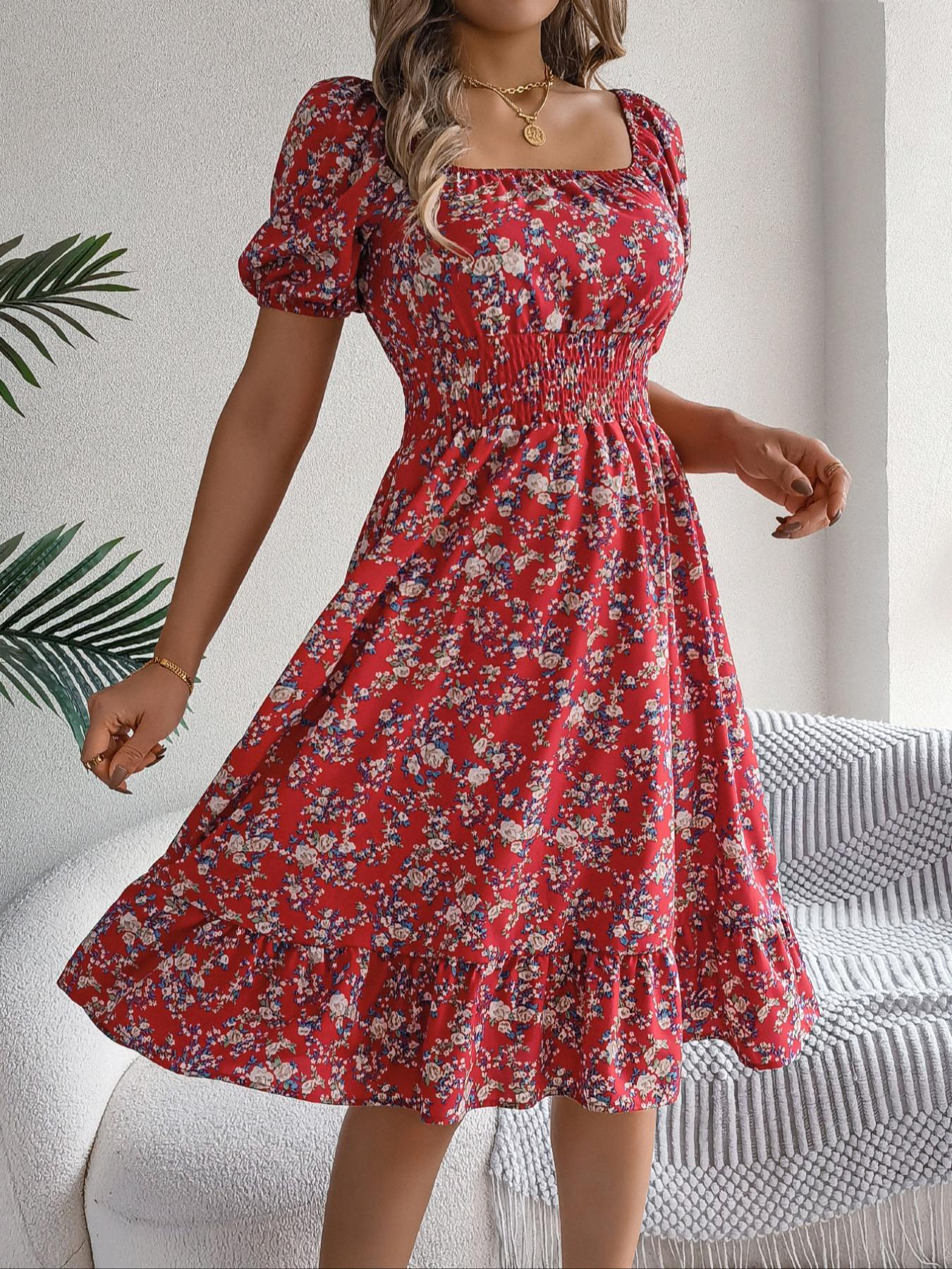 Women's Ditsy Floral Print Ruffle Hem Shirred Dress, Boho Fashion Square Neck Short Sleeve Dress for Daily Holiday Vacation Wear, Ladies Dress for Summer, Bohemian Casual Dress, Casual Boho Fit
