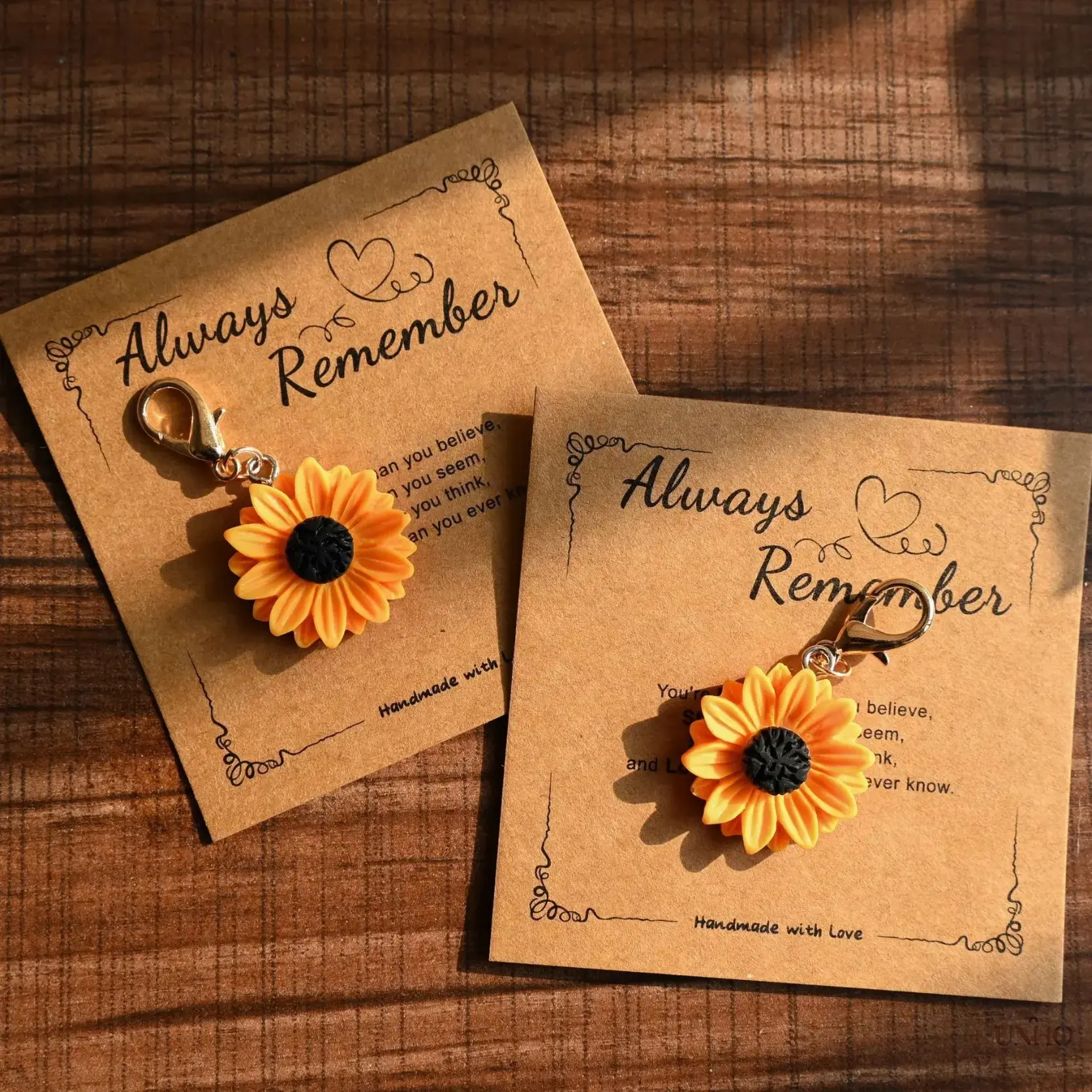 Sunflower Daisy Floral Key Ring Bag Charm For Women, Fashion Personalized Pendant Complete With Matching Gift Card, Lightweight Daily Decor Accessory For Handbags Backpacks, Warm Sentimental Birthday Gift Suitable For Teen Girls And Ladies