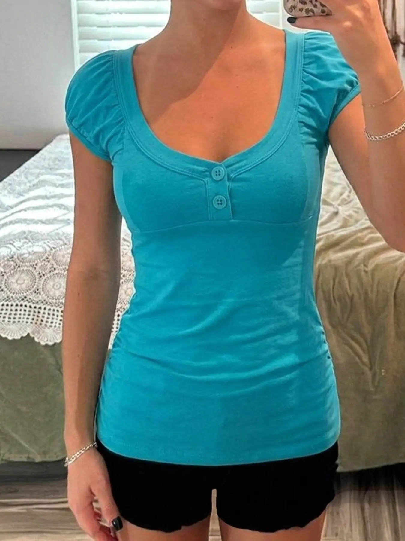 Spring and Summer Blue Floral Puff Short Sleeve Slim-Fit T-Shirt, Button V-Neck Design for a Flattering Look, Elegant Everyday Women's Top for Casual Dates, Womenswear, Bubble Sleeves Top