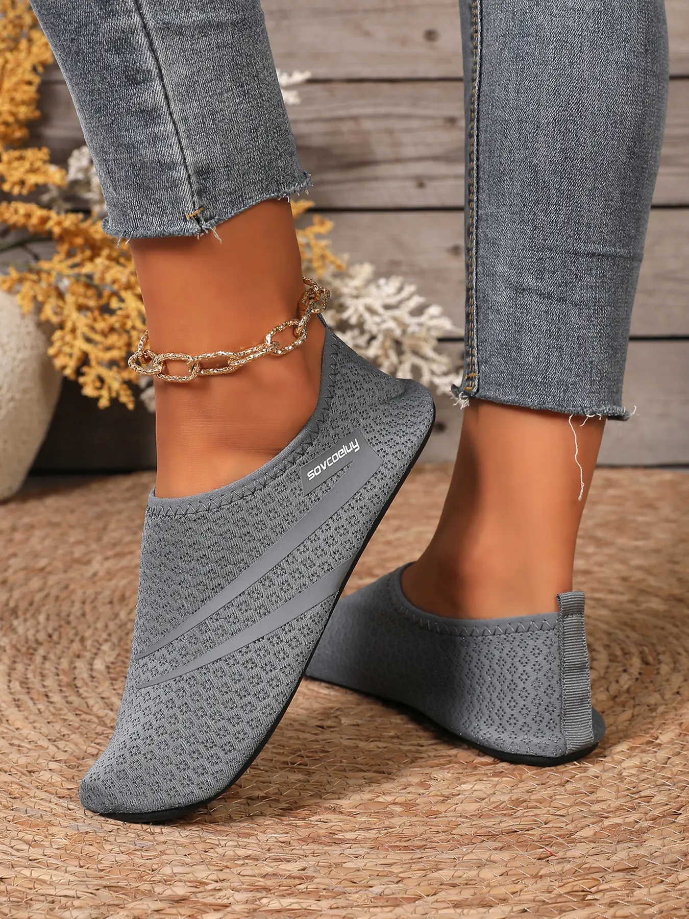 New Women's Quick-Dry Beach Water Shoes, Lightweight Mesh Slip-Ons, Soft Sole, Multiple Colors, Ideal for Swimming, Hiking, Yoga, Home Use