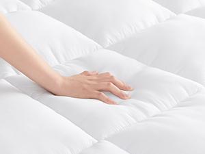 Mattress Topper King - Pillow Top Mattress Pad Thick Cover with Deep - Mattress Topper for Back Pain - Overfilled 3D Snow Down Alternative Plush Mattress Protector (King,White)