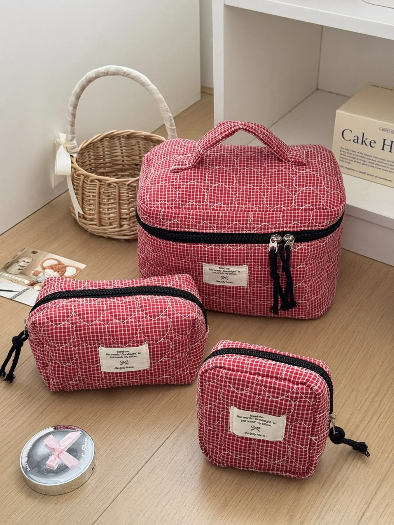 High-Quality Quilted Heart Grid Makeup Bag, Korean Style Large Capacity Cosmetic Bag, Portable Travel Wash Kit, Sanitary Pad Case, Cosmetic Pouch, Travel Cosmetic Bags