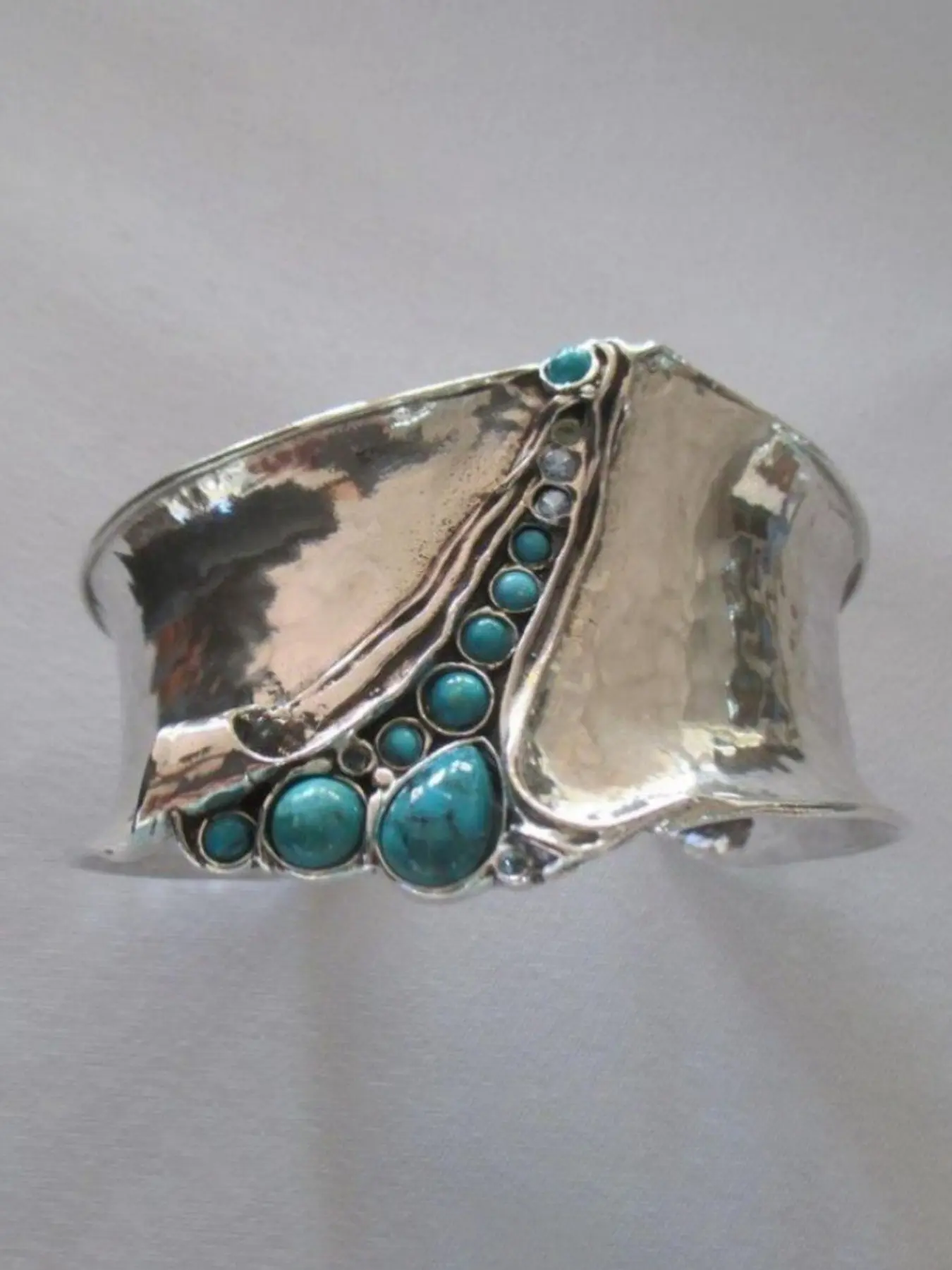 1 Piece Boho Hammered Wide Open Cuff Ring for Women, Vintage Teardrop & Round Blue Stone Inlaid Textured Statement Ring, Western Ethnic Retro Wide Band Fashion Finger Jewelry, Boho Style Rings