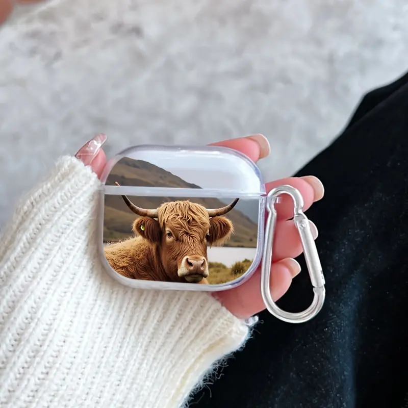Highland Cow Majesty Pattern TPU Soft Protective Case for Apple AirPods 4/3/2/1/Pro/Pro2 Transparent Earphone Cover with Keychain Attachment