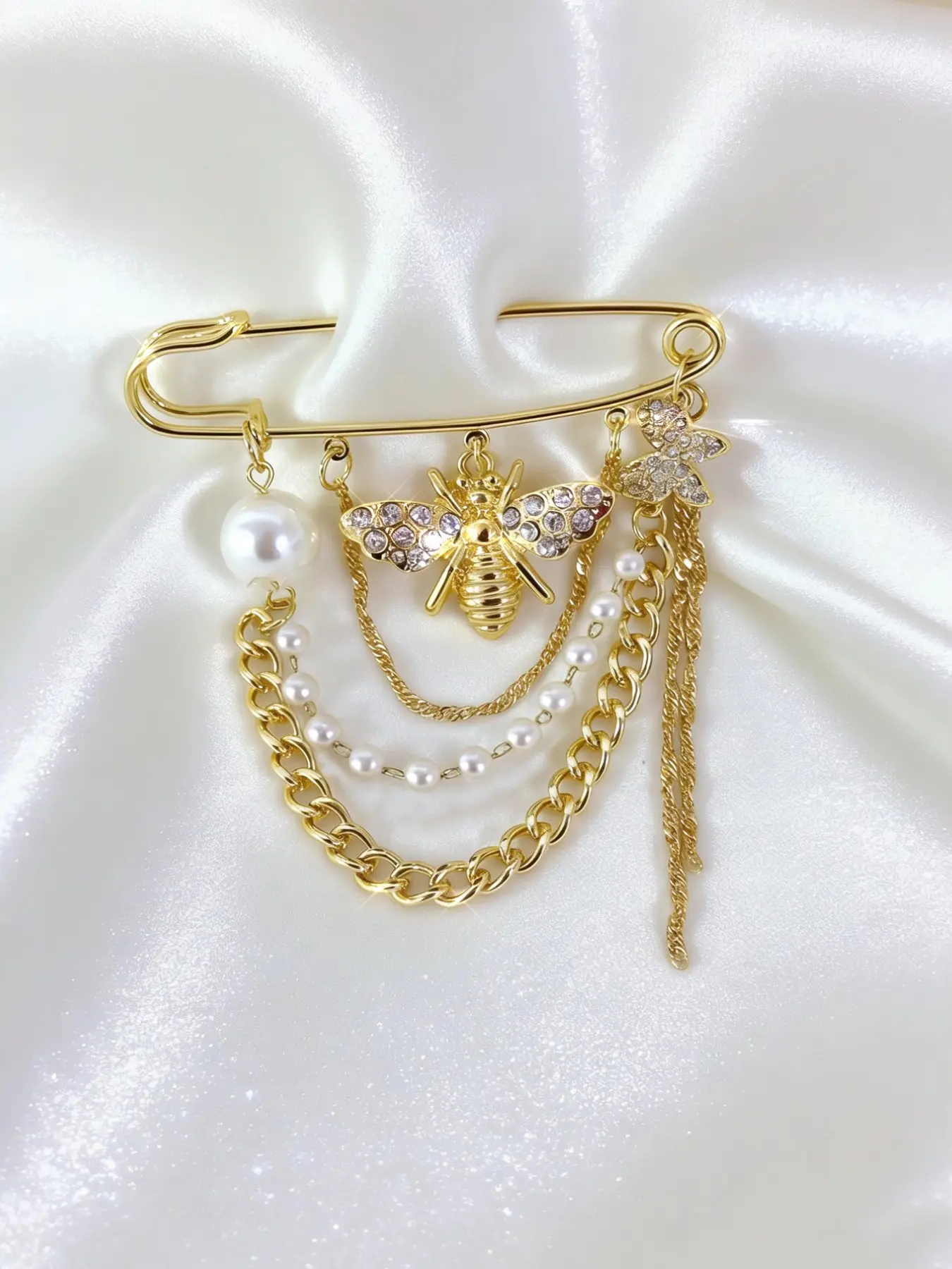 1pc Gold Bee & Butterfly Rhinestone Brooch With Multi-Layer Chain Tassel, Vintage Style Safety Pin, Suitable For Wearing With Suits, Dresses, Scarves, Sweaters, Formal Dresses, Pants Chains, Fashion Party Jewelry Accessory, Women Gift (Pearl Chain & Bead
