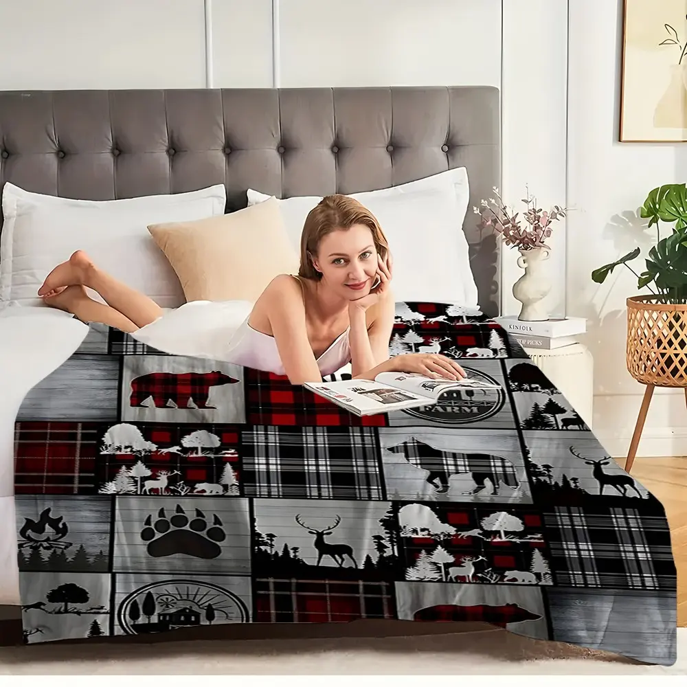 Western Hunting Style Patchwork Blanket, Buffalo Check Moose Dog Bear Wolf Pattern Soft Flannel Cover, Bedroom Living Room Office Car Use, Four Sizes Available
