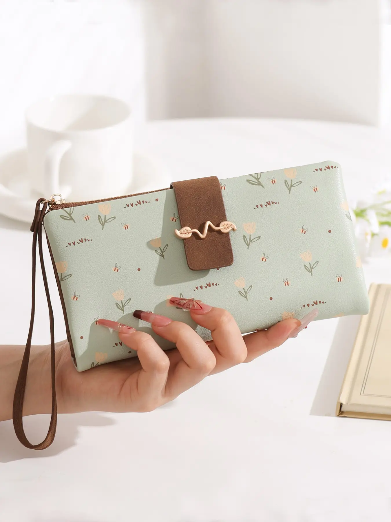 New Women's Printed Long Credit Card Wallet, Multi-Functional Foldable Clasp, Sweet Fashion, Multiple Card Slots, ID Holder, Phone Strap, Daily Use