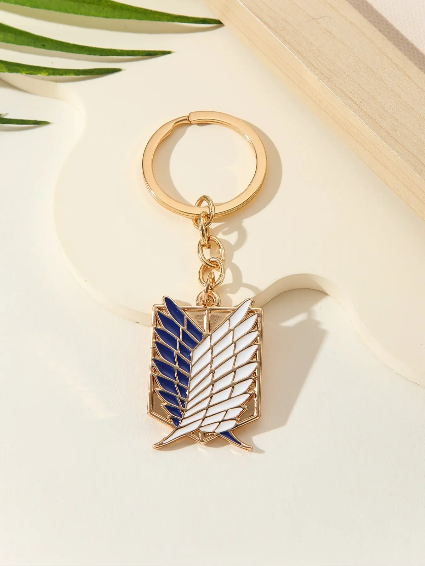 1Pc Attack on Titan Wings of Freedom Keychain, Anime Survey Corps Style, Gold-Plated Enamel Metal Key Ring, Car & Backpack Ornament, Collectible Gift for AOT Fans, Key Chain Accessories