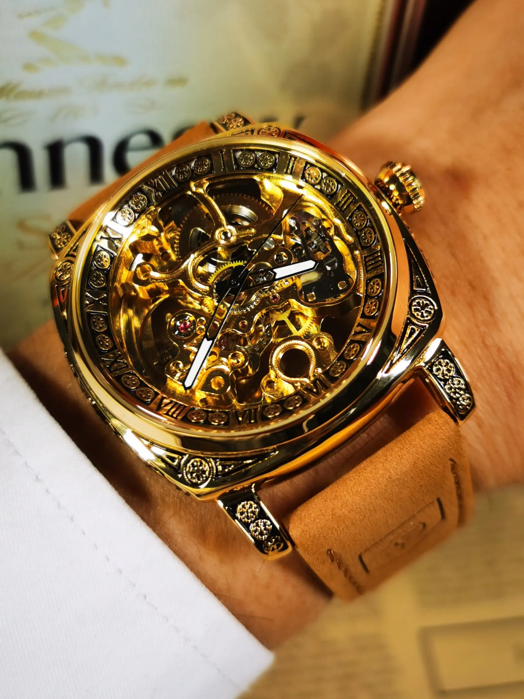 1pc Royal Retro Skeleton Automatic Mechanical Wristwatches for Men Luminous Hands Gold Engraved Square Case Top Brand Leather Strap Classic Business Mens Watches