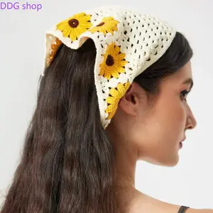 Floral Knit Triangle Headscarf, breathable vintage country style hair accessory. Lightweight and stylish, great for holidays, outdoor activities and daily fashion looks