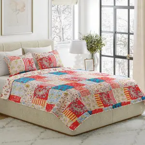 3-Piece Floral Coquette Set - Classic Patchwork Full/Queen Bedding with 2 Pillow Shams - Lightweight, Machine Washable Multicolor Bedding Set