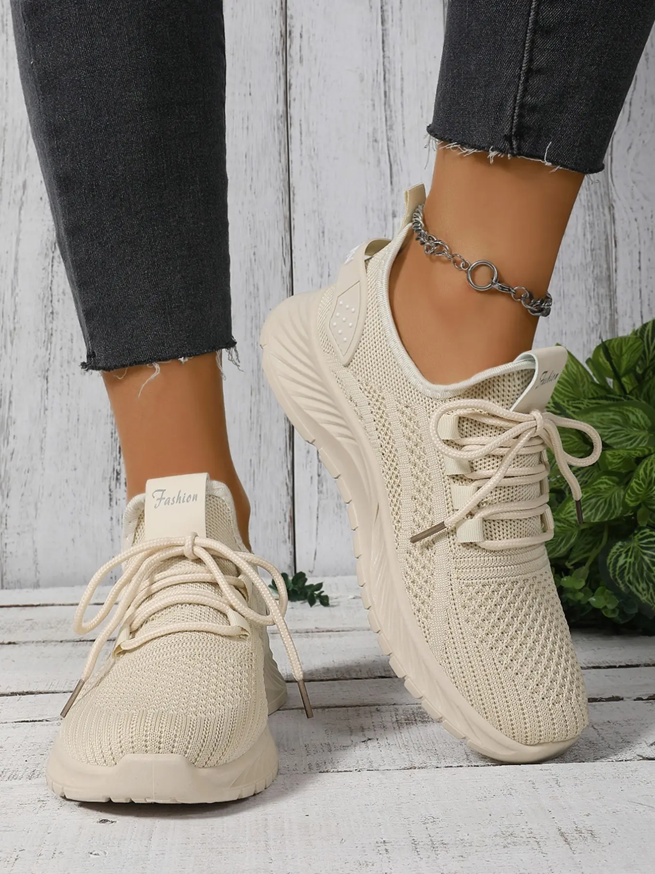 Women's Solid Color Fly Knit Lace-Up Platform Running Workout Sneakers, Knitted Running Shoes, Breathable Hollow Mesh Lightweight Non-Slip Soft Sole Casual Walking Sports Shoes for Summer Daily Jogging & Commuting