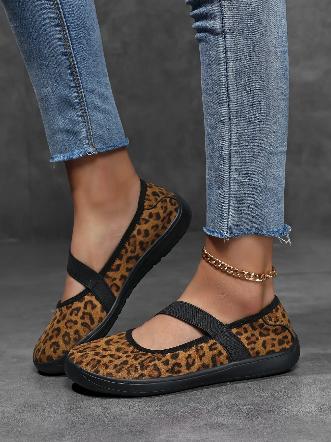 Wide Toe Mary Jane Leopard Print Lazy Shoes with Soft Sole and Non-Slip Features Comfortably Designed for Women Casual Walking Footwear