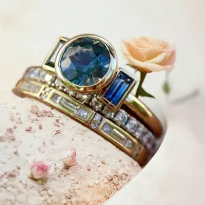 Women's Western Style Metal Ring - Luxury Sapphire Inlay, Elegant Statement Costume Jewelry, Perfect Gift (US Code No. 7)