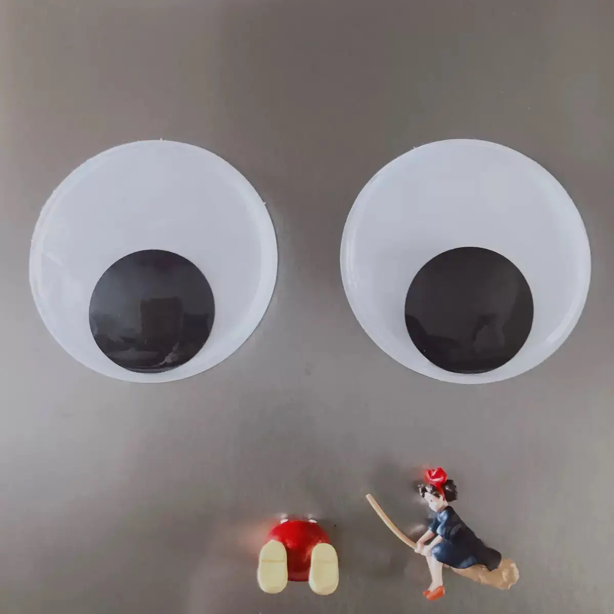 4-Pack Self-Adhesive Halloween Eyes Decor, 5.9-Inch Giant 3D Eyes with Pupils, DIY Craft Decoration for Clothes, Balloons, Masks