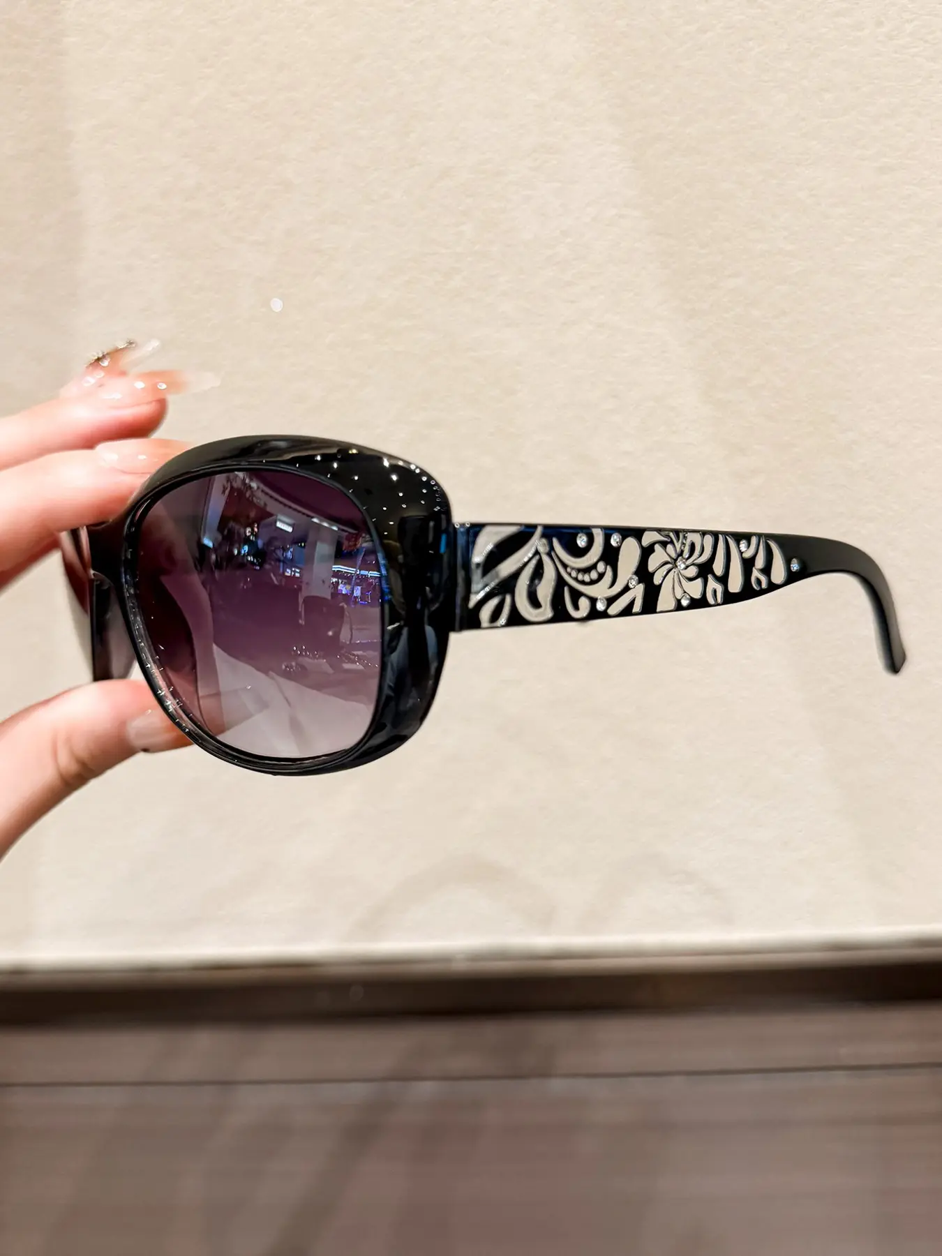 Punk Fashion Glasses, Elegant Frame Legs with Floral Patterns, Trendy Decorative Eyewear for Men and Women with Metal Hinges