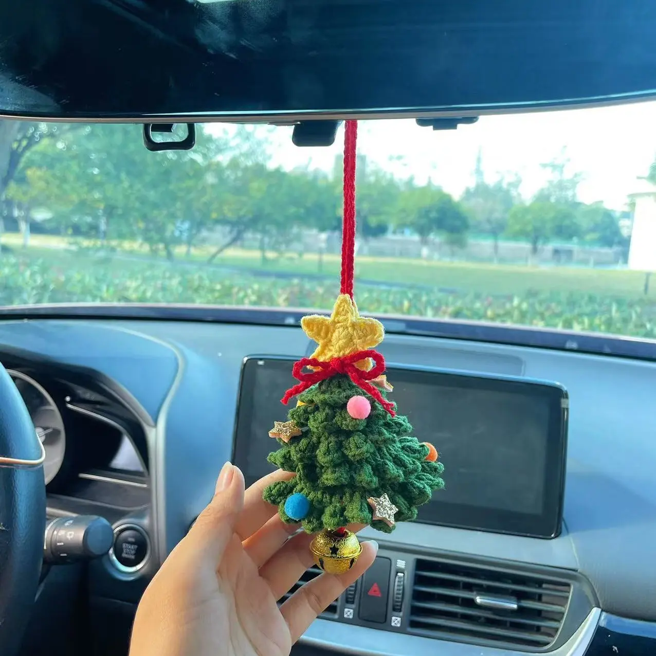 Christmas Day,Adorable Crochet Hanging Basket for Potted Plants, Car Decoration Hanging Basket, Hand-Knitted Car Decor, Rearview Mirror Accessory Hand - knitting, Car Hanging Ornament, Car Ornaments