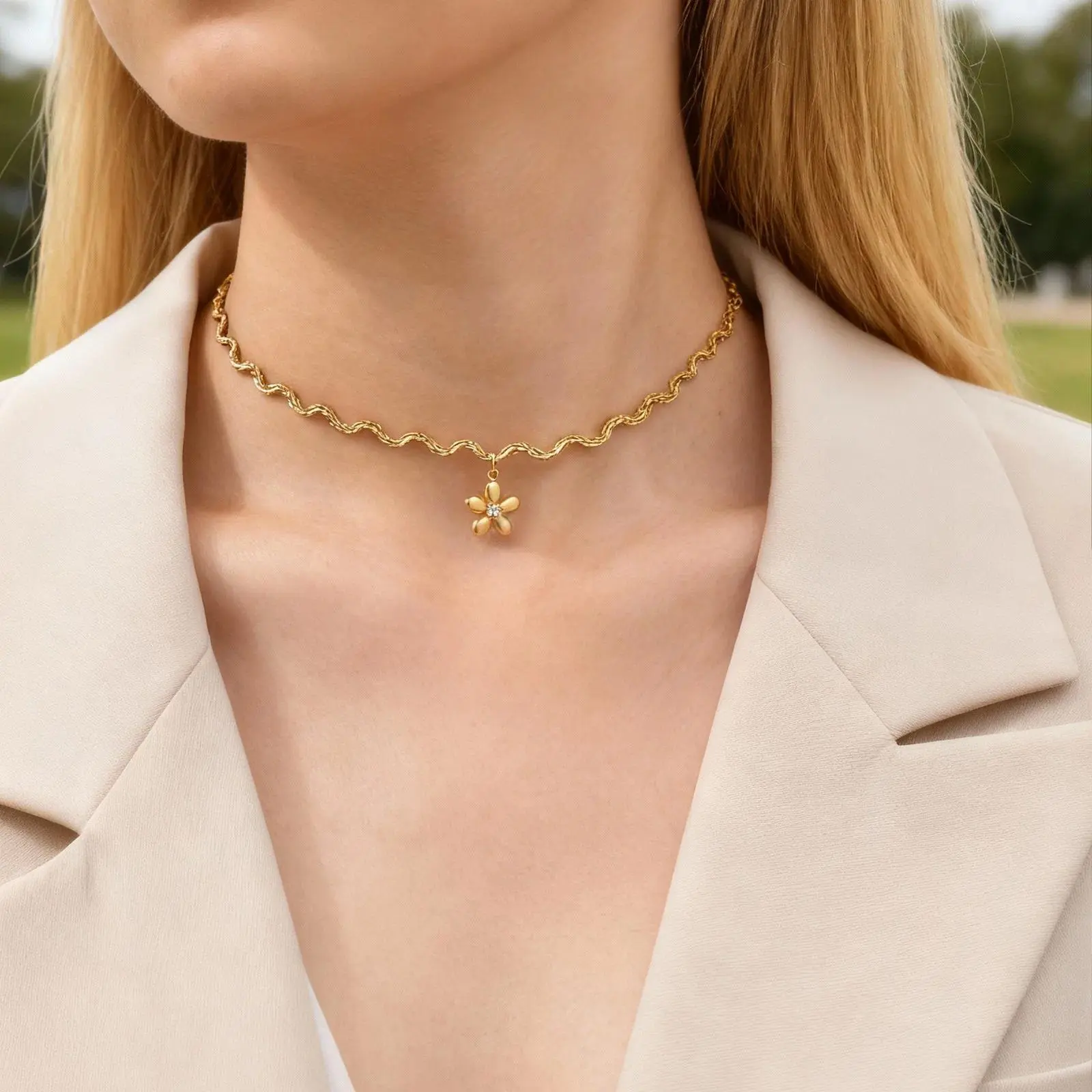 Vnox Trendy Stainless Steel Wave Fox Tail Chain Necklace for Women, Flower Shape Zirconia Pendant Necklaces 18K Gold Jewelry