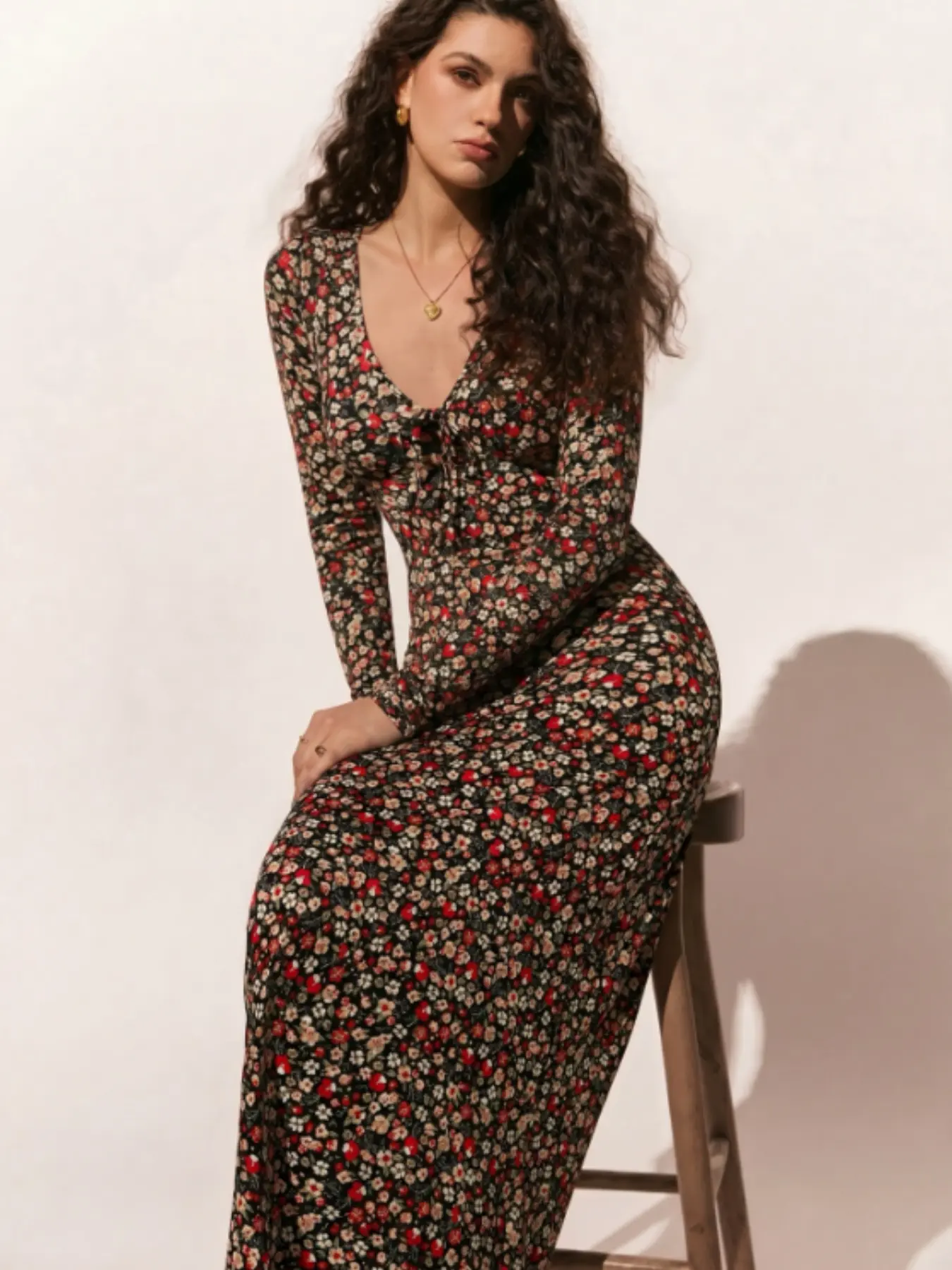 Long Sleeve Dress, Dark Ditsy Floral V Neck Tie Waist, Slim Fit, French Romantic Elegant Chic Style, Perfect for Dates and Streetwear, Elegance